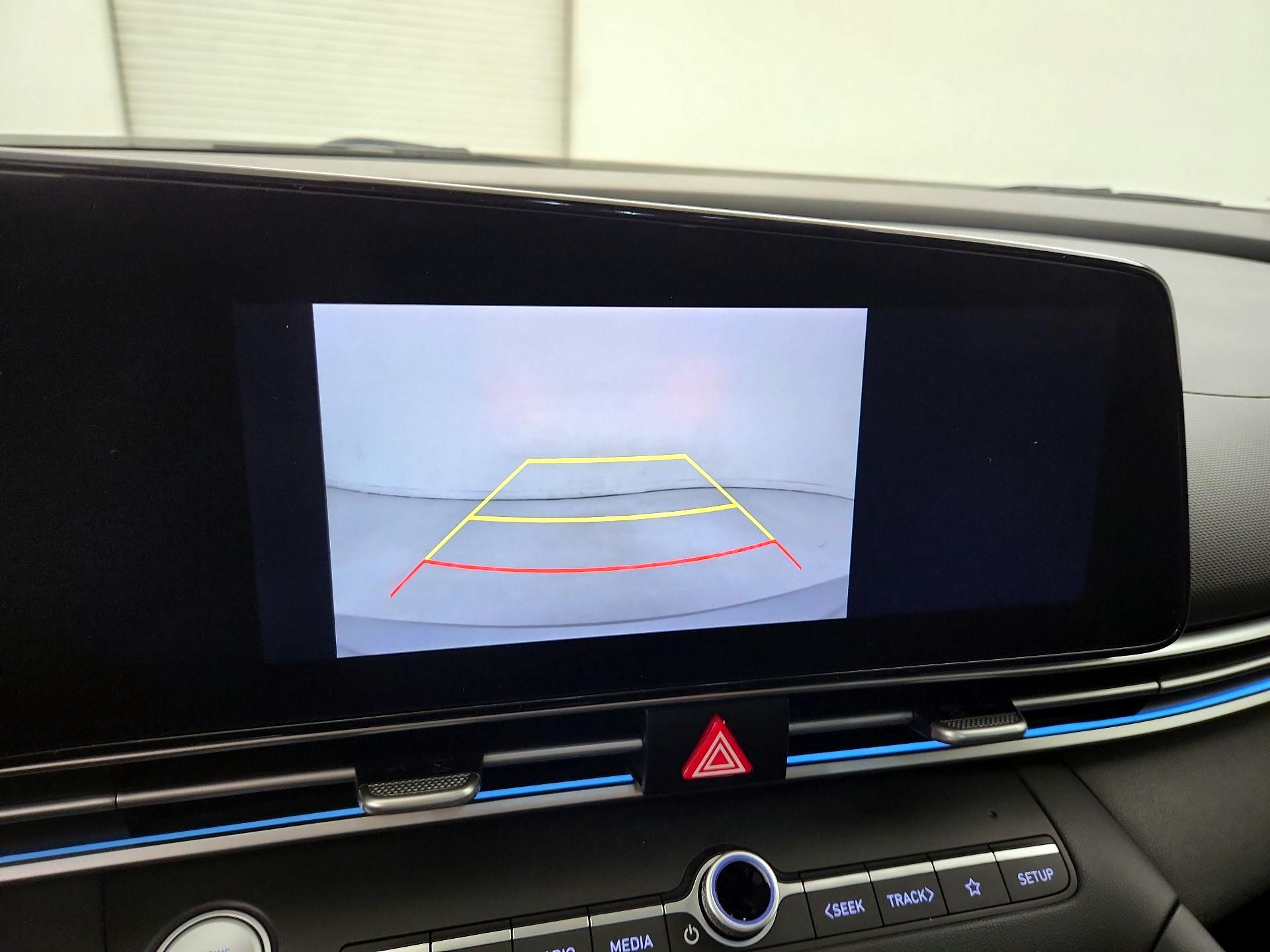 Thumbnail: 2022 Hyundai Elantra - 14