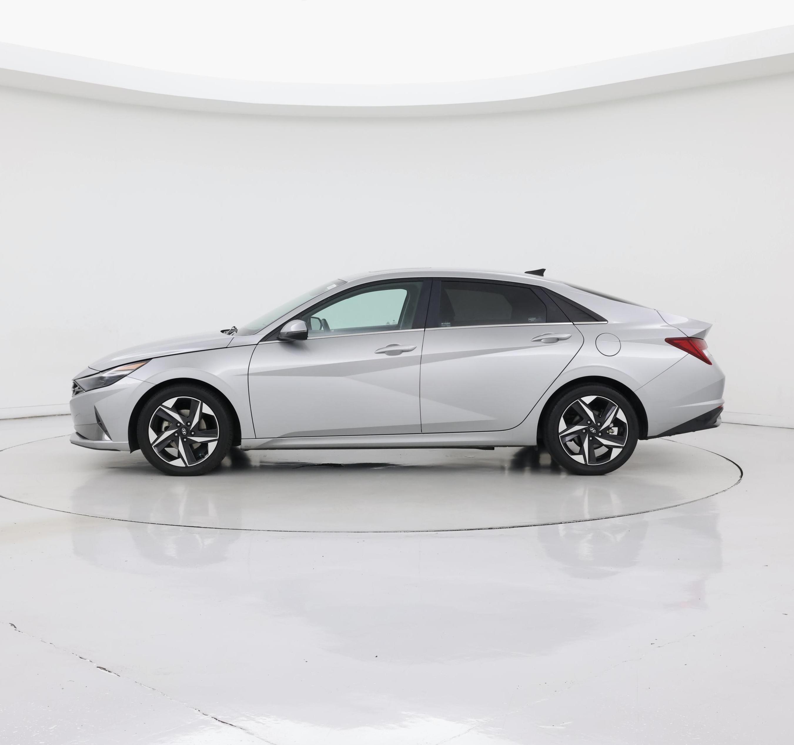 Thumbnail: 2022 Hyundai Elantra - 3