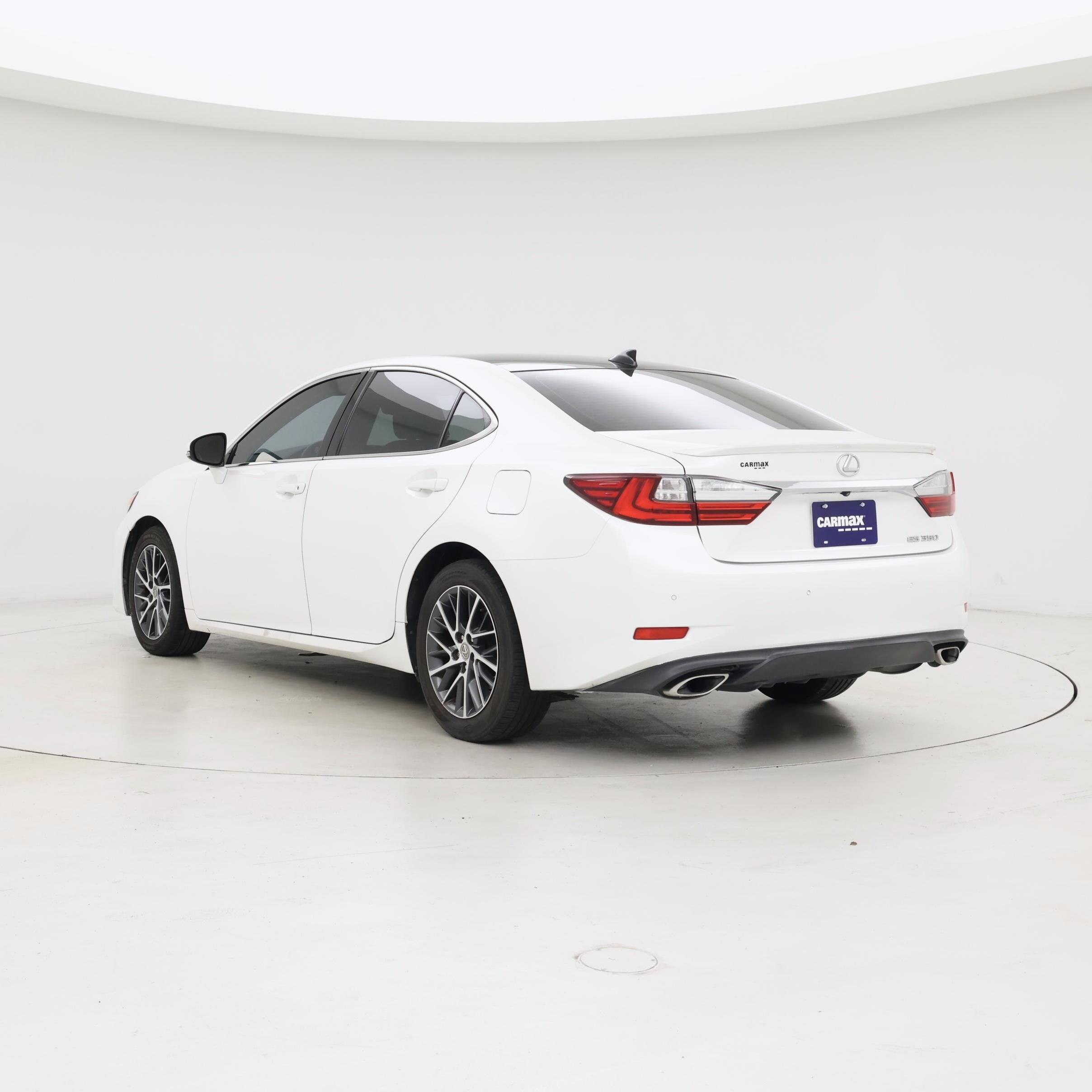Thumbnail: 2017 Lexus ES - 2
