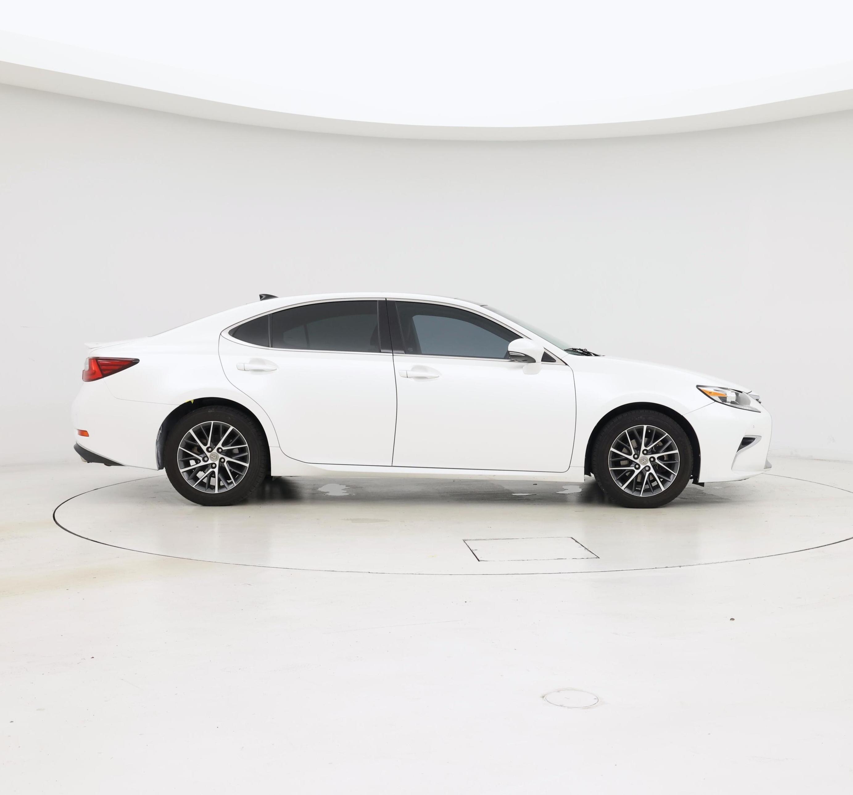 Thumbnail: 2017 Lexus ES - 7