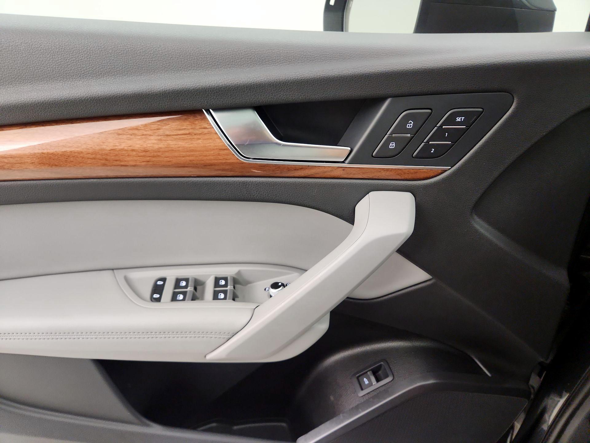 Thumbnail: 2021 Audi Q5 - 12