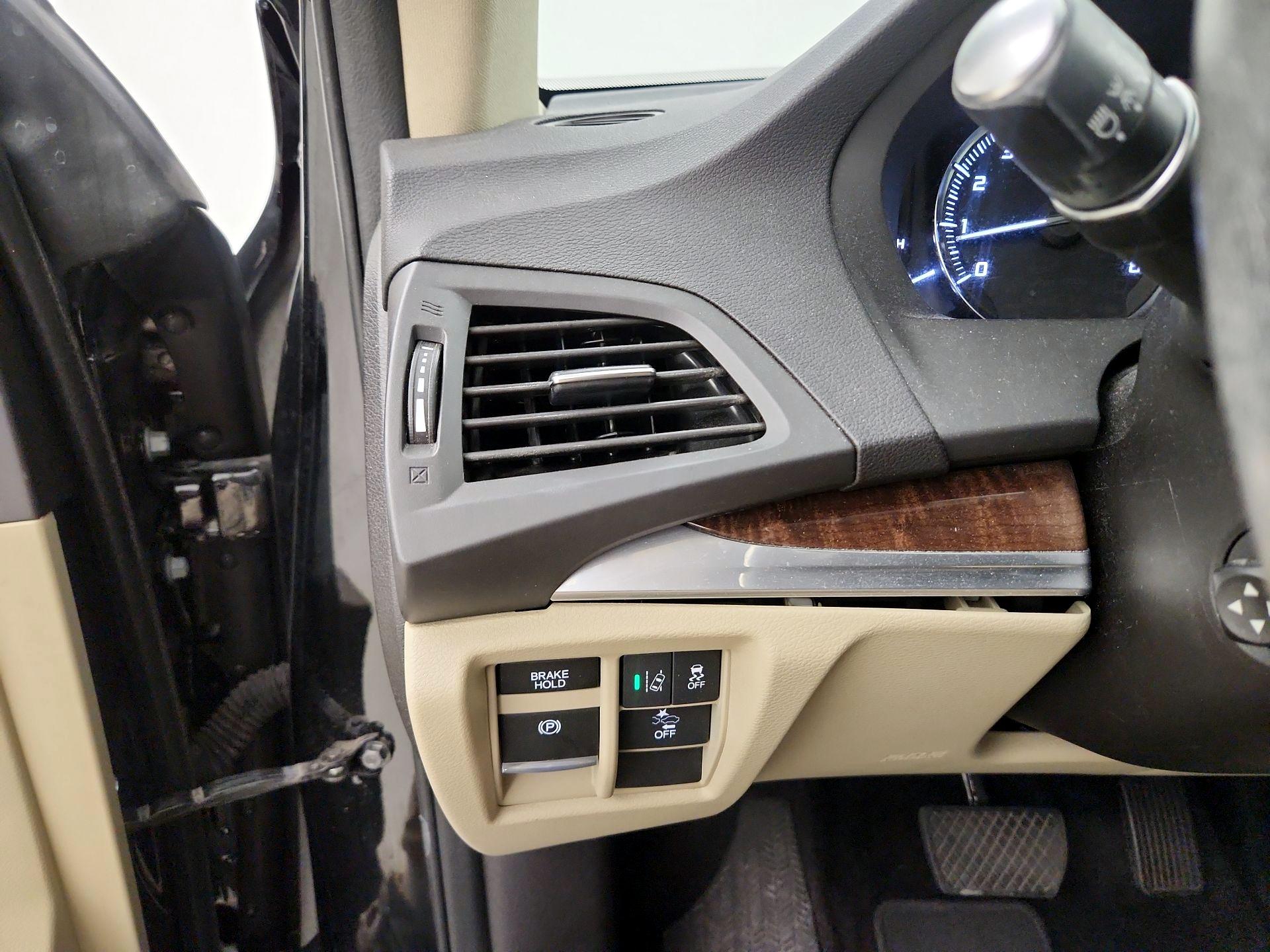 Thumbnail: 2017 Acura MDX - 13