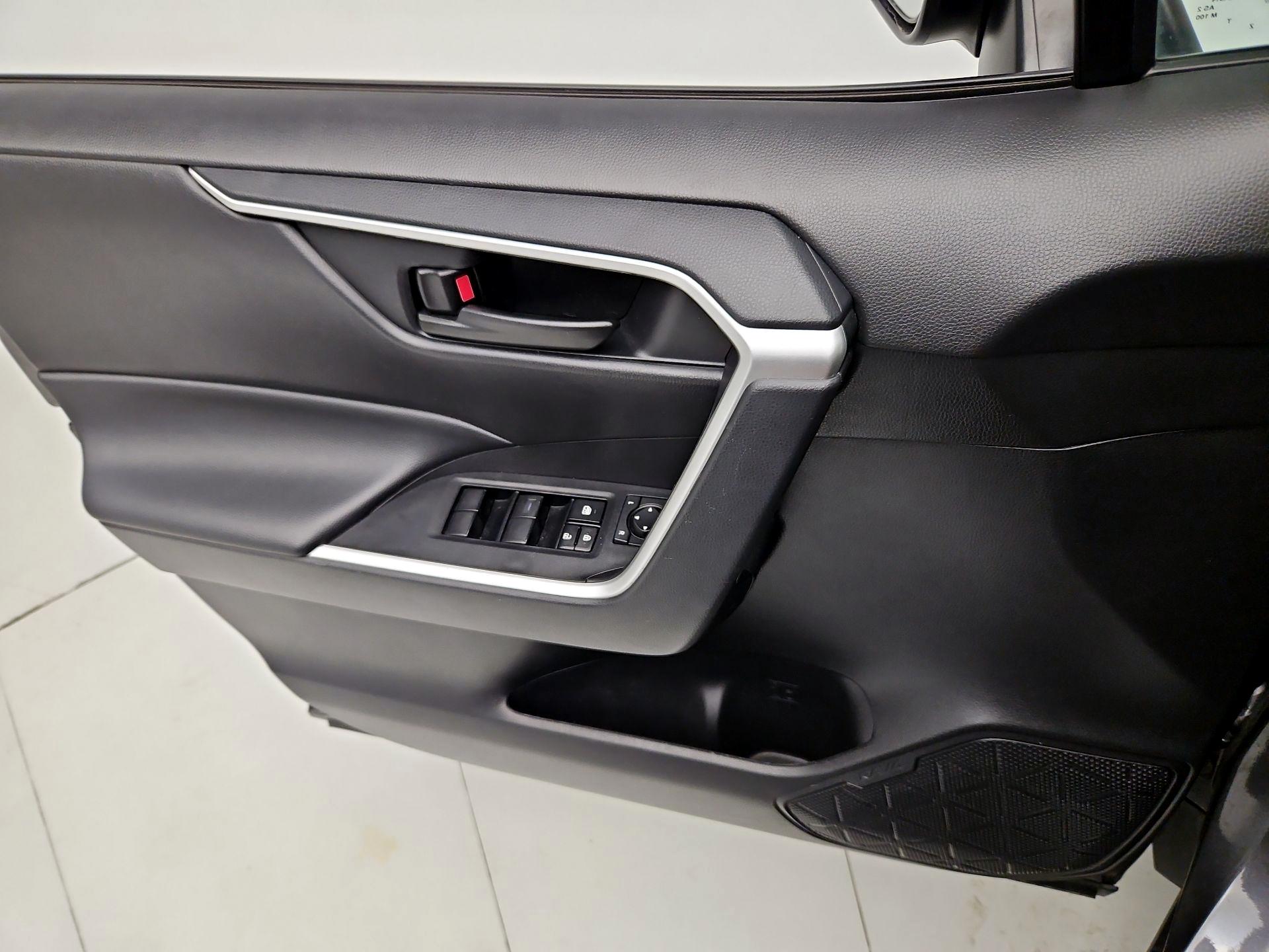 Thumbnail: 2023 Toyota RAV4 - 12