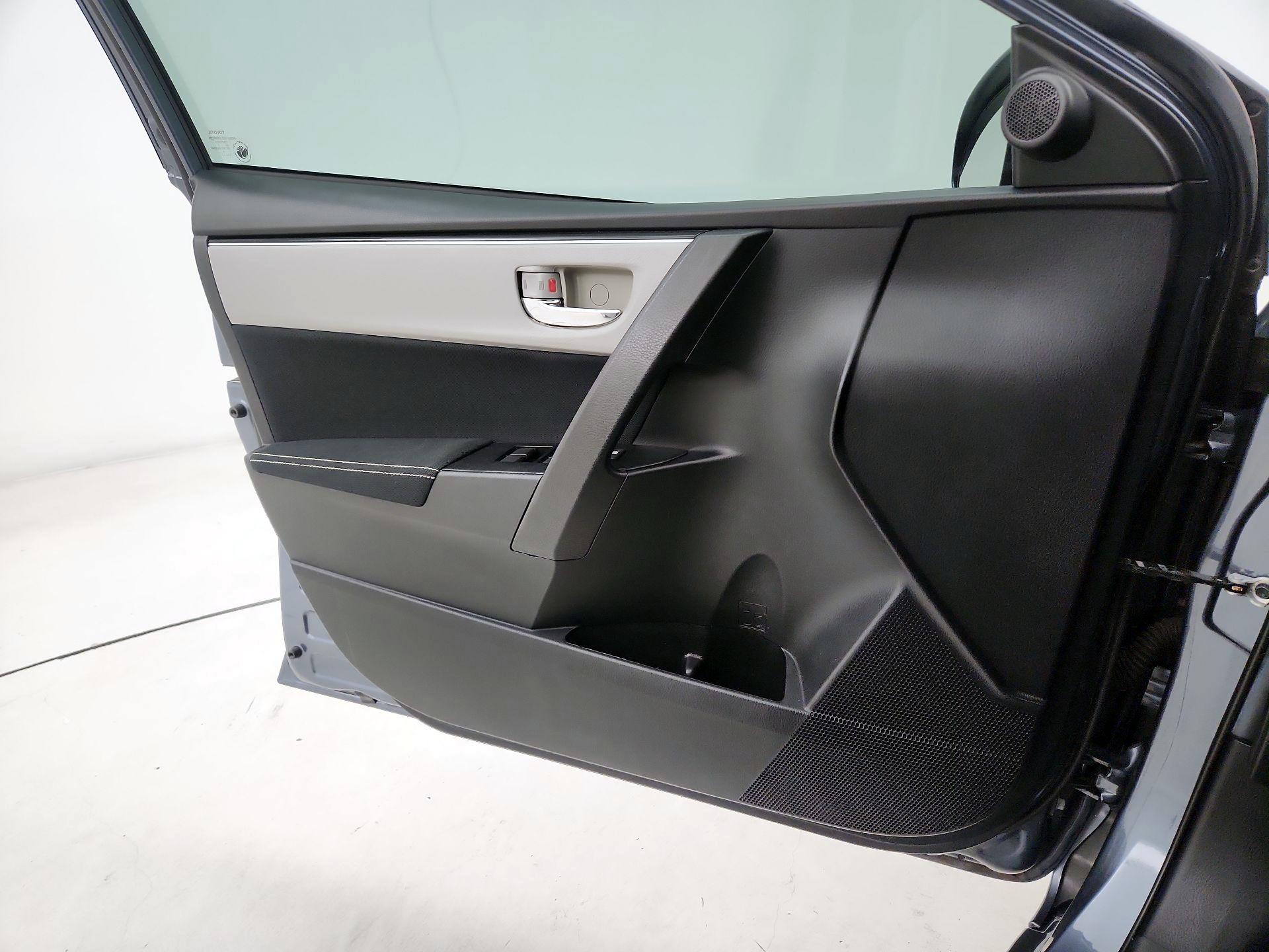 Thumbnail: 2018 Toyota Corolla - 12