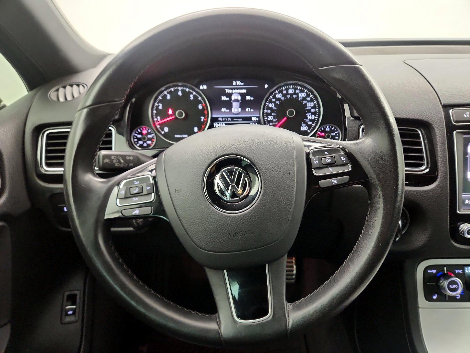 Thumbnail: 2017 Volkswagen Touareg - 10