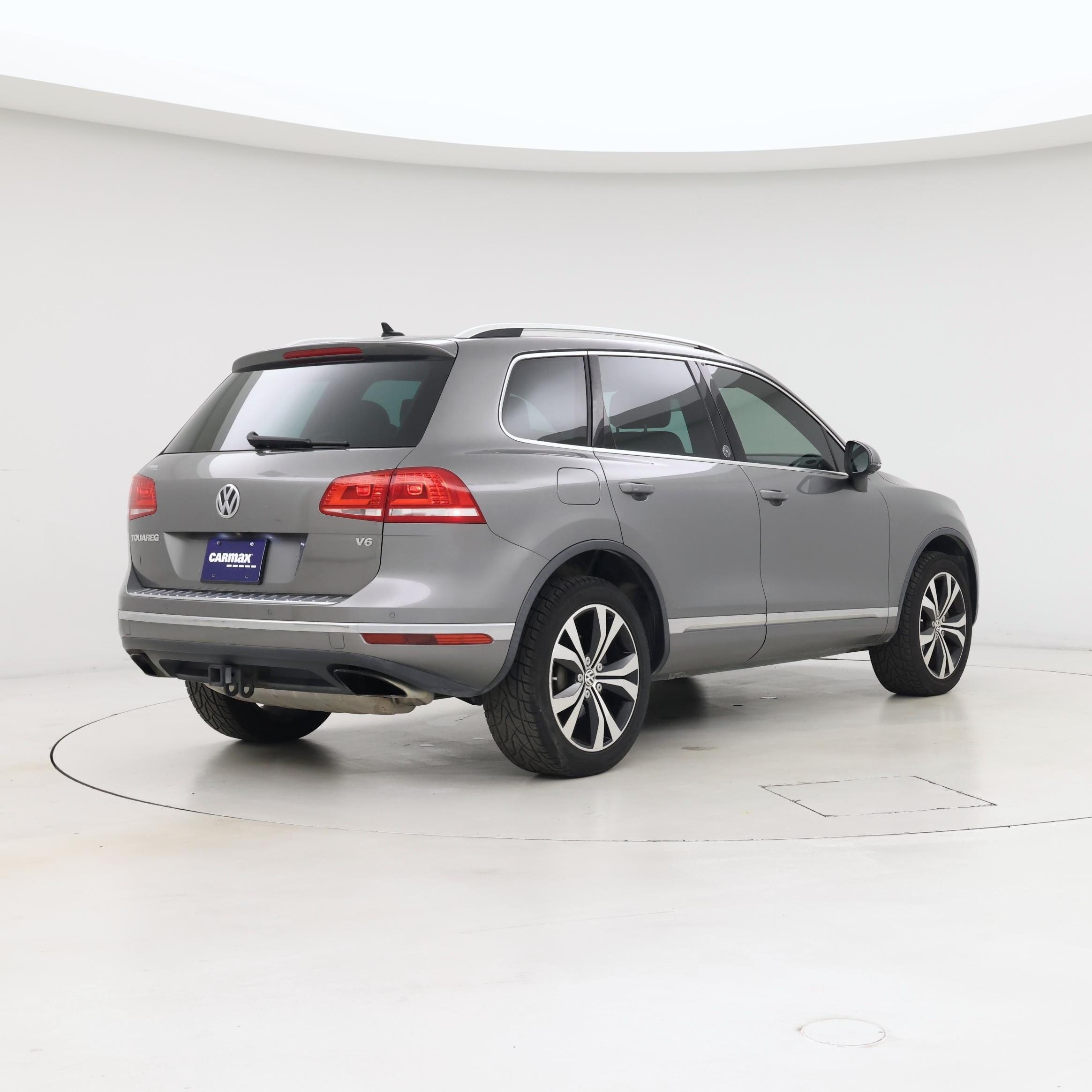 Thumbnail: 2017 Volkswagen Touareg - 8