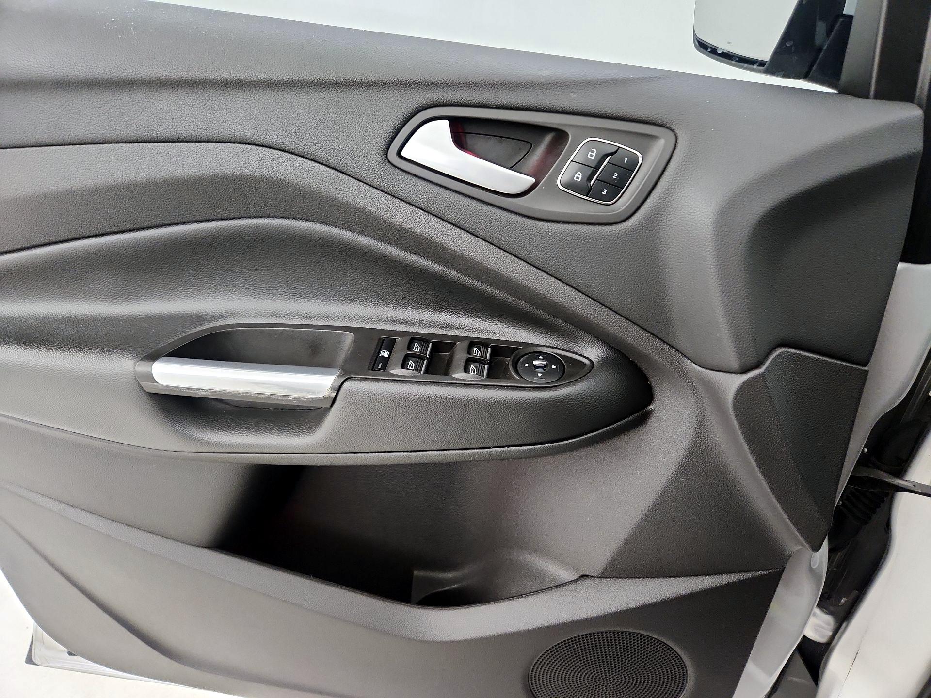 Thumbnail: 2016 Ford Escape - 12