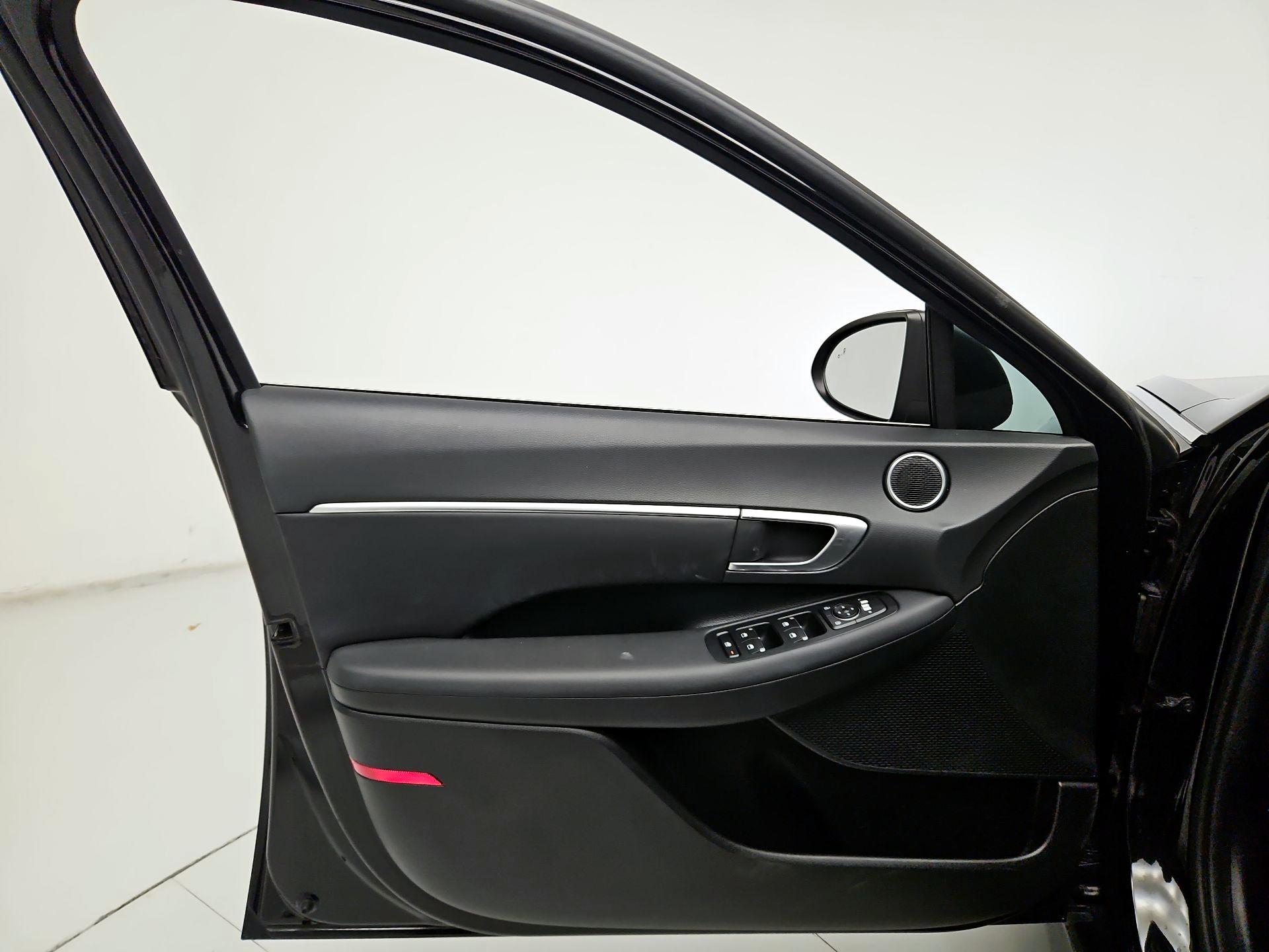 Thumbnail: 2022 Hyundai Sonata - 12