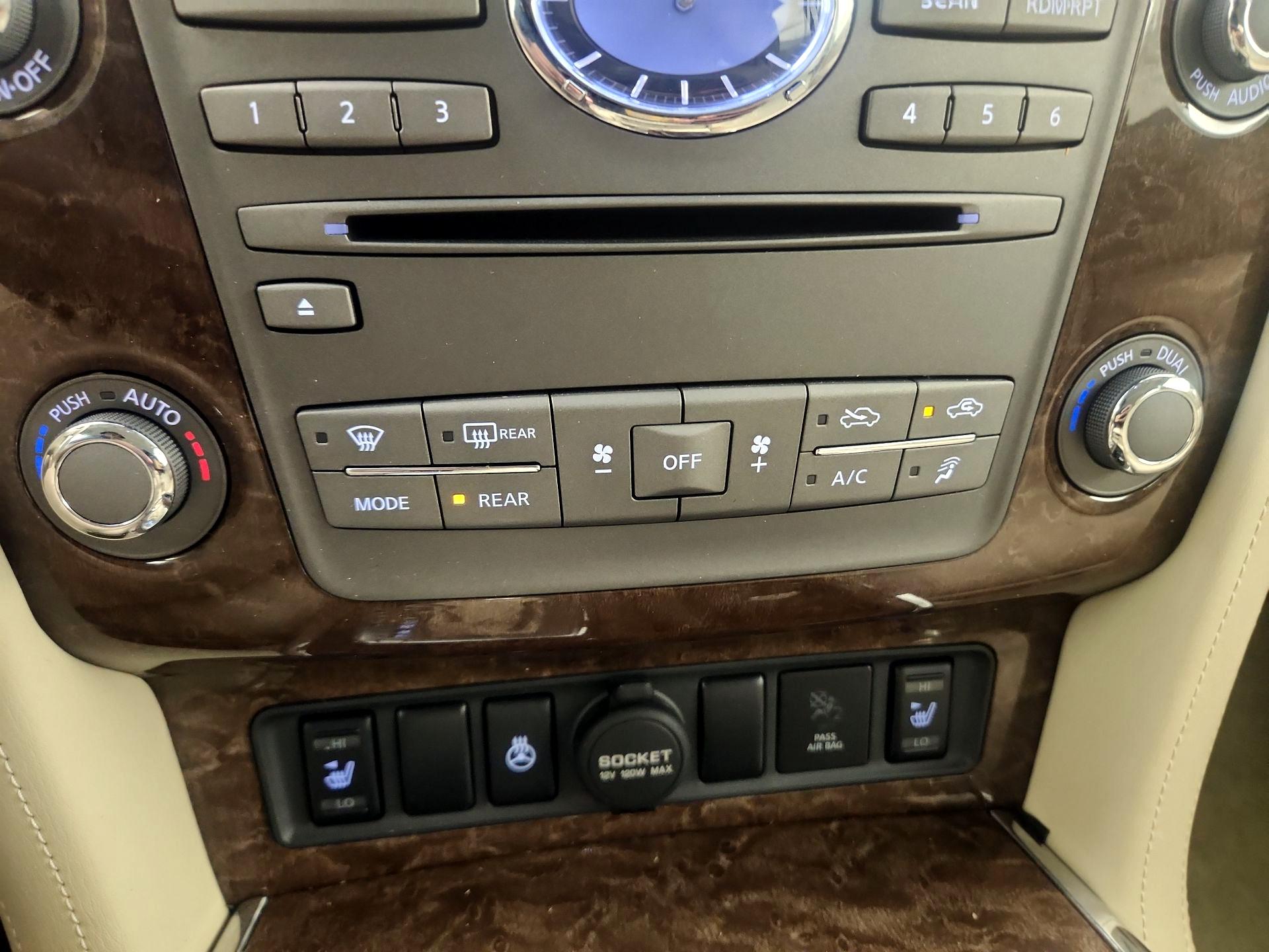 Thumbnail: 2015 INFINITI QX80 - 17