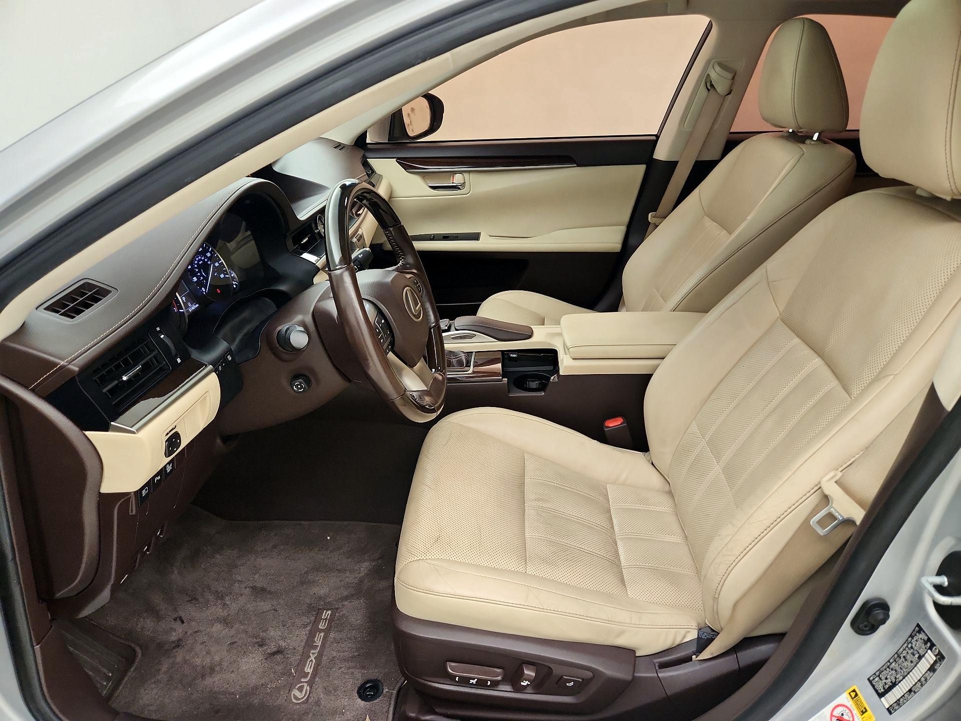 Thumbnail: 2016 Lexus ES - 11