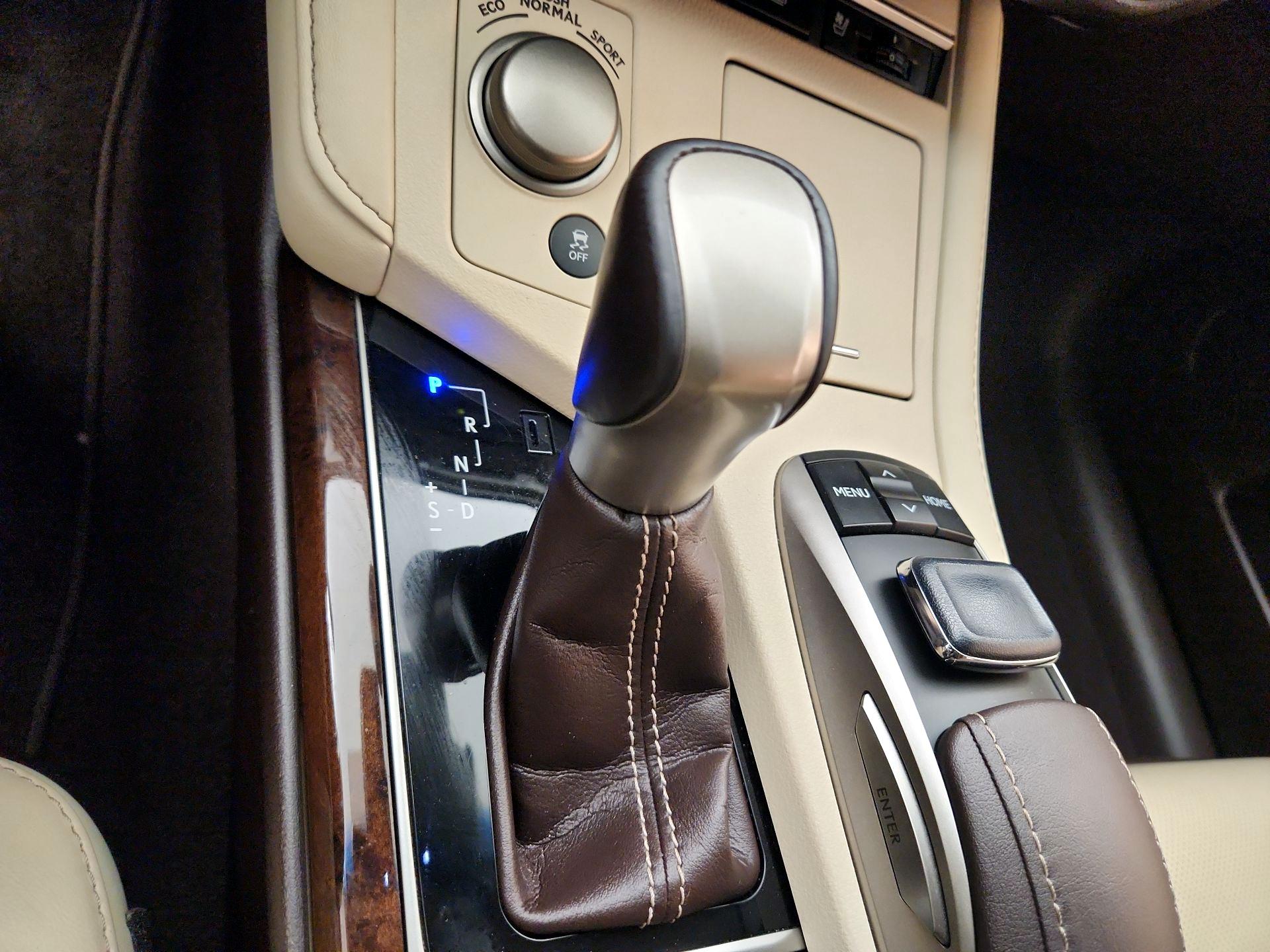 Thumbnail: 2016 Lexus ES - 18
