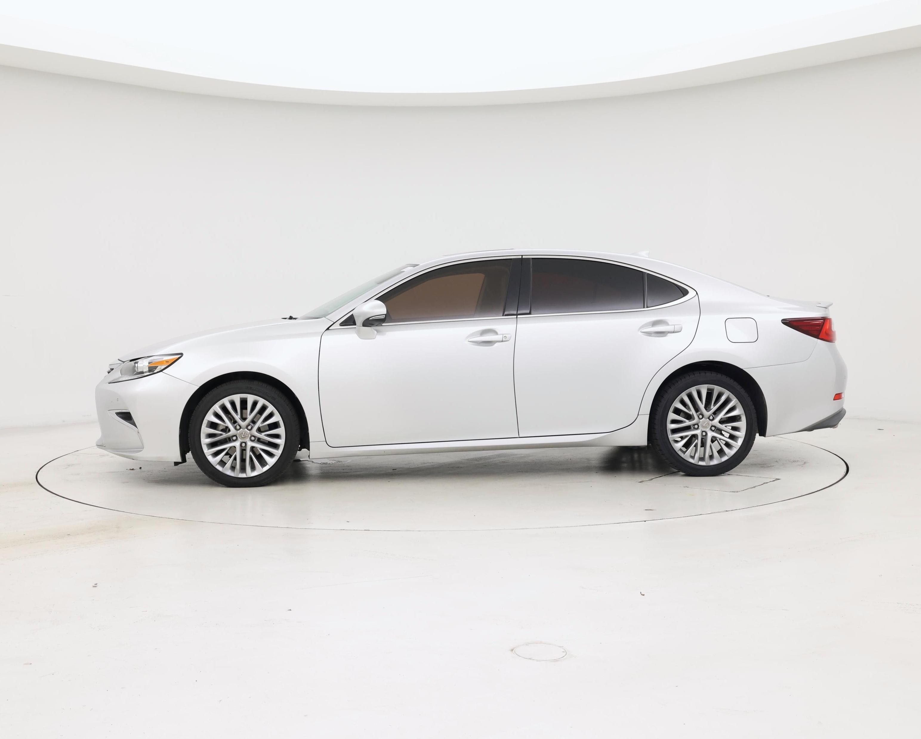 Thumbnail: 2016 Lexus ES - 3