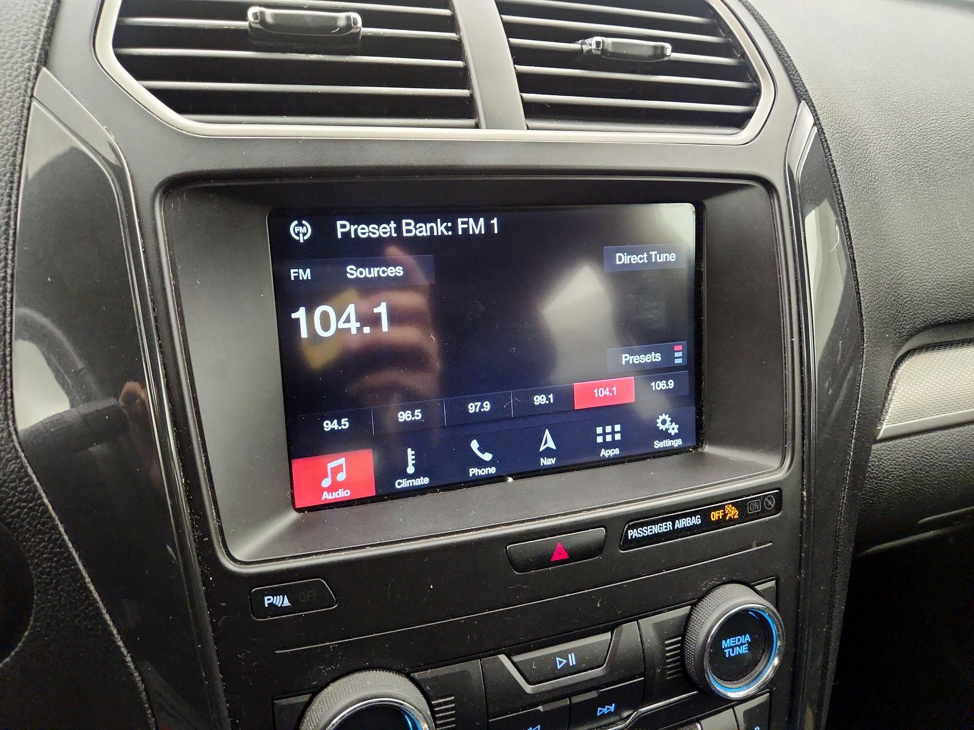 Thumbnail: 2019 Ford Explorer - 16