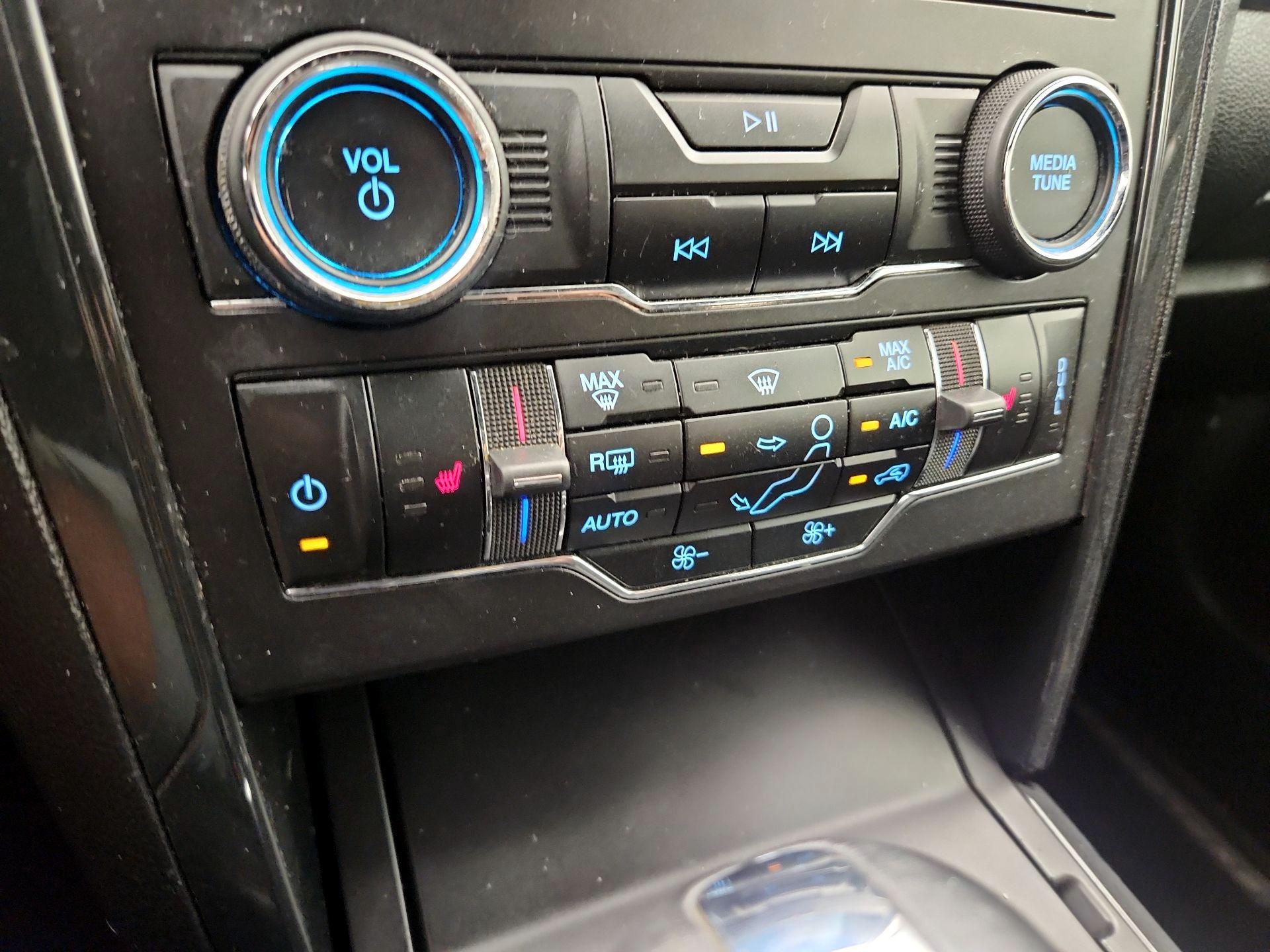 Thumbnail: 2019 Ford Explorer - 17