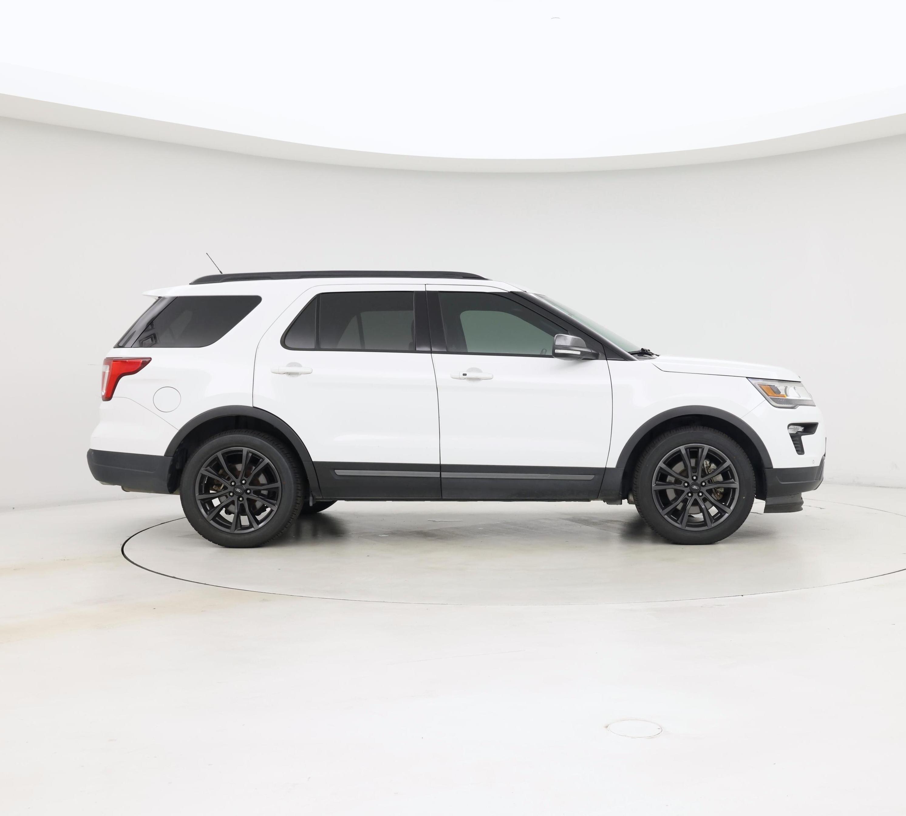 Thumbnail: 2019 Ford Explorer - 7