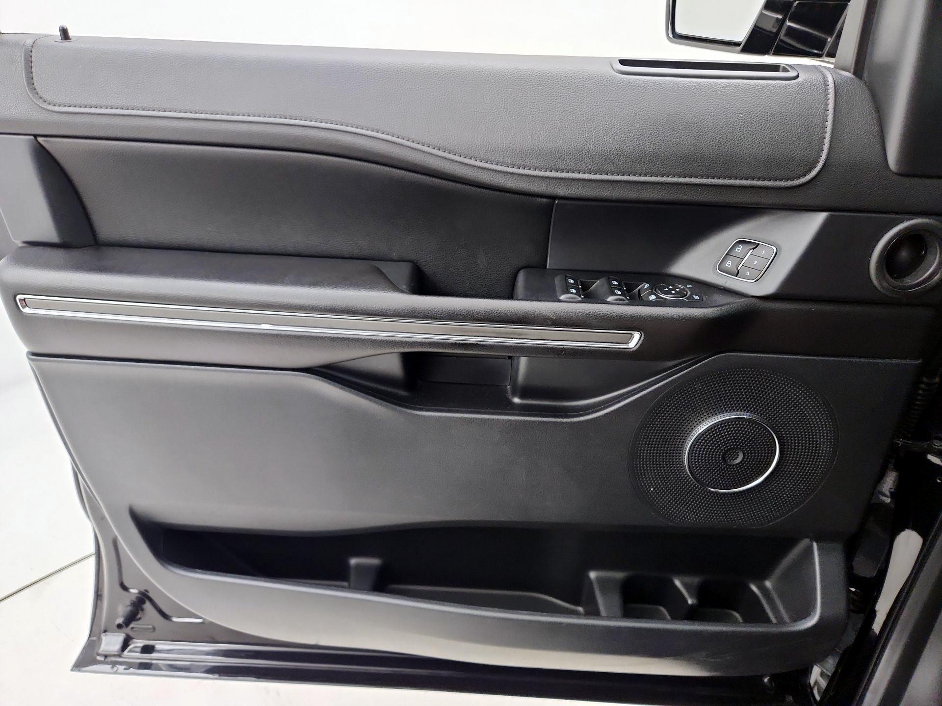 Thumbnail: 2019 Ford Expedition - 12