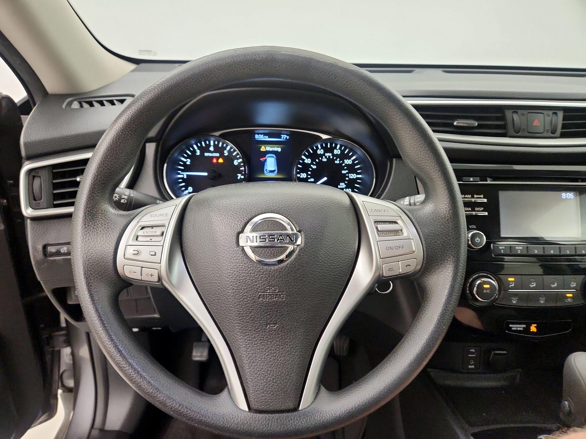 Thumbnail: 2015 Nissan Rogue - 10