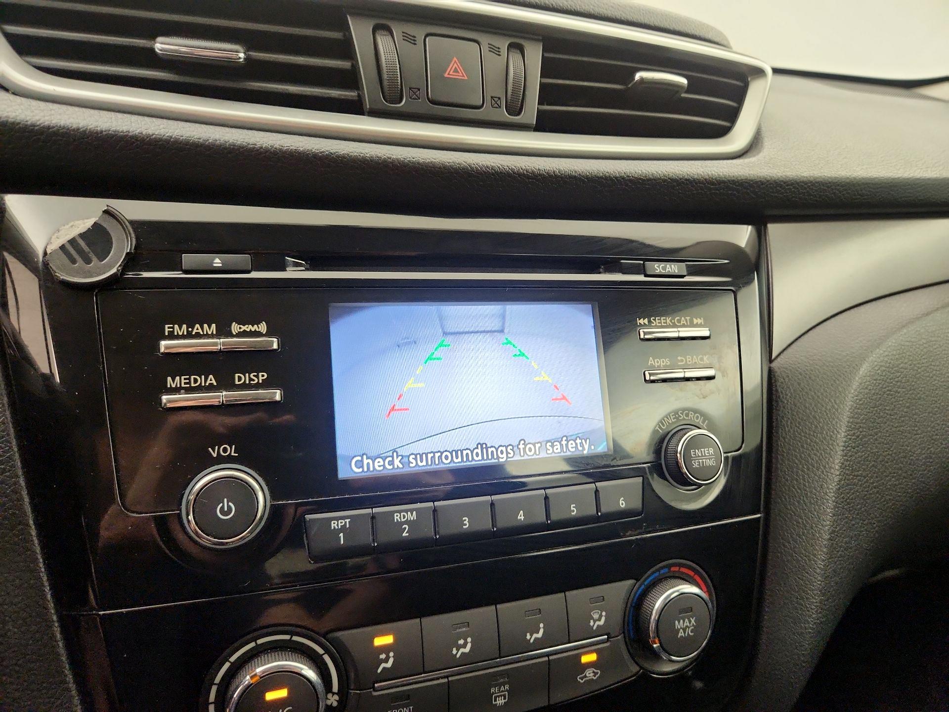 Thumbnail: 2015 Nissan Rogue - 14