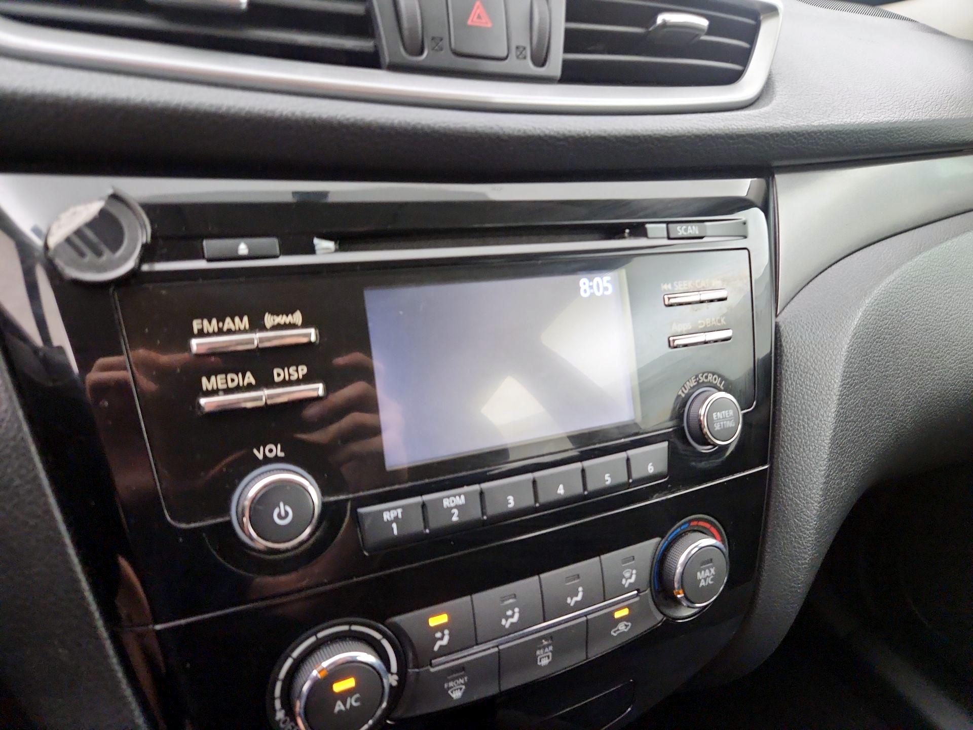 Thumbnail: 2015 Nissan Rogue - 15