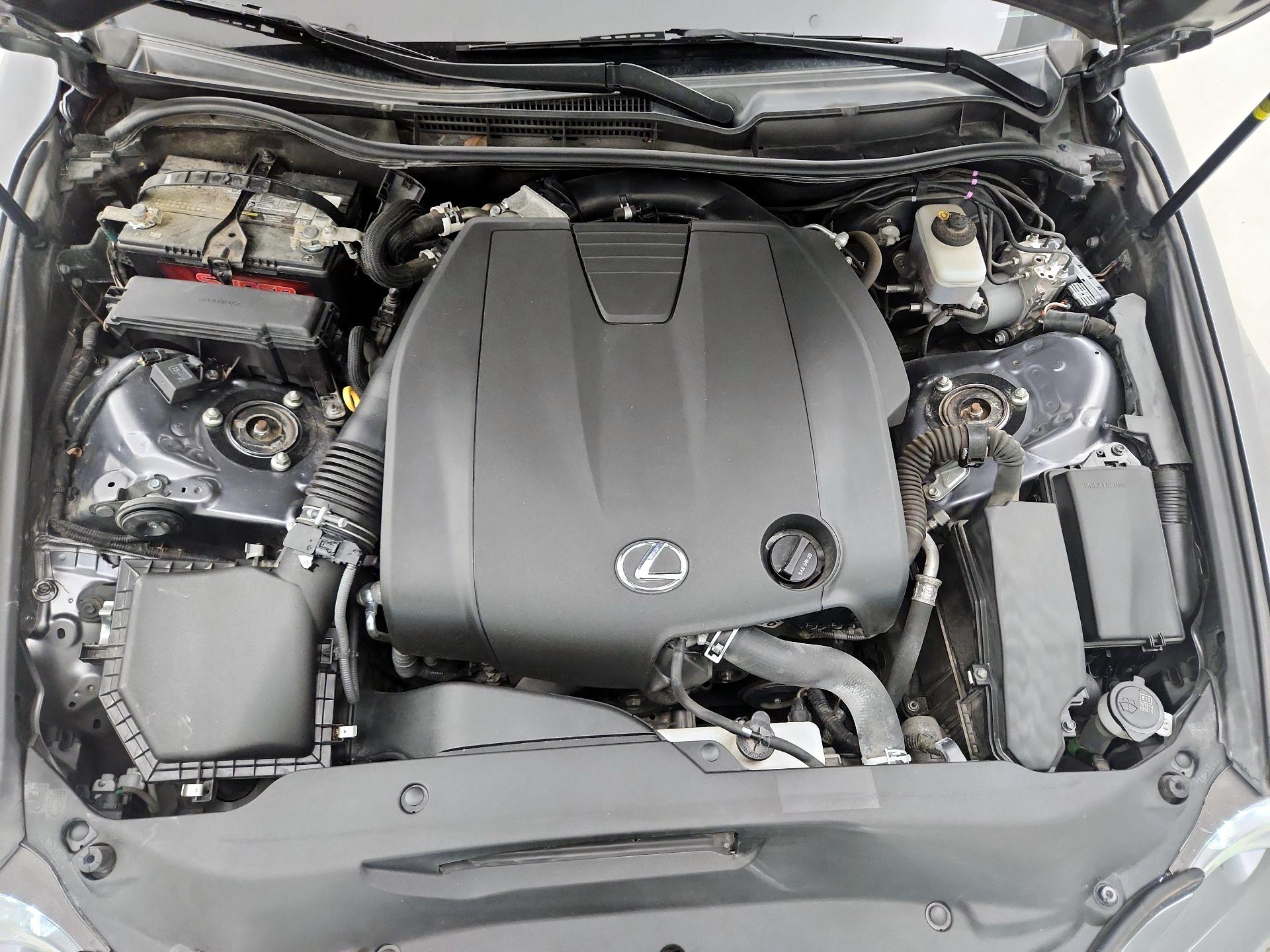 Thumbnail: 2015 Lexus IS - 20
