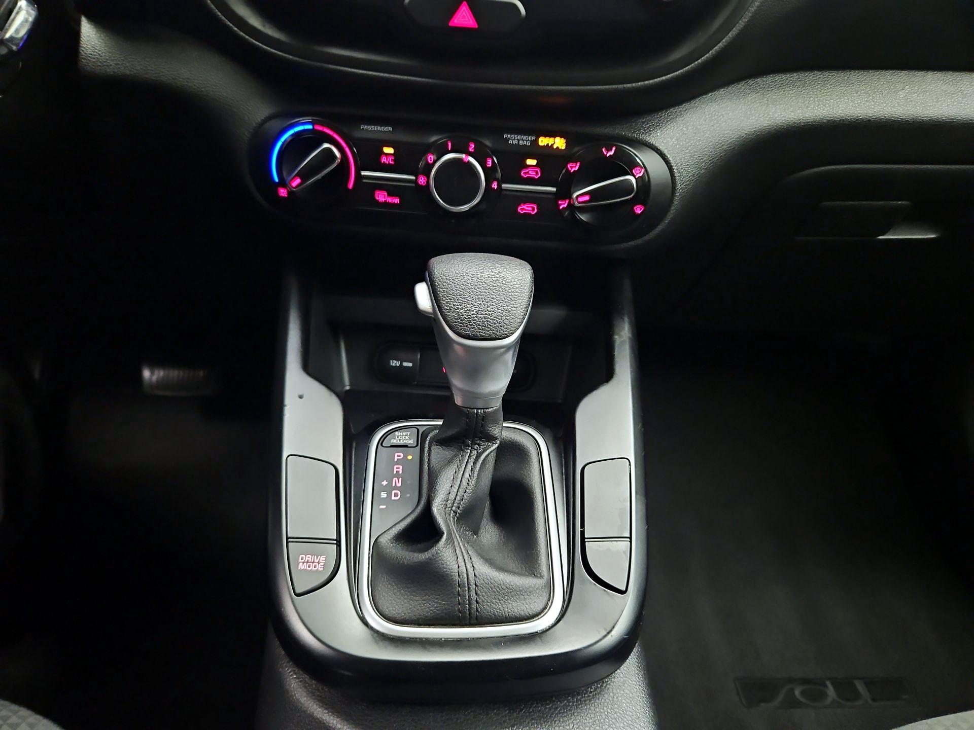 Thumbnail: 2020 Kia Soul - 16