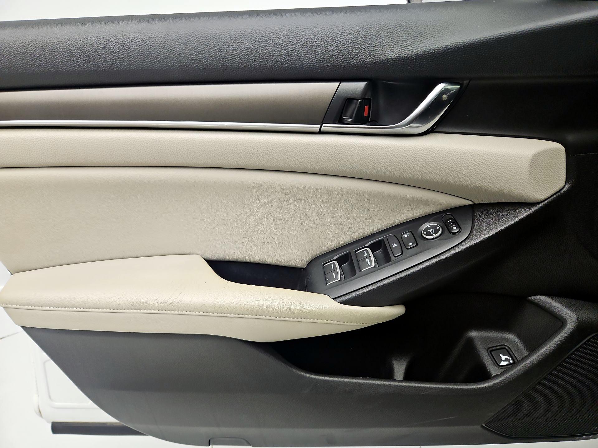 Thumbnail: 2018 Honda Accord - 12