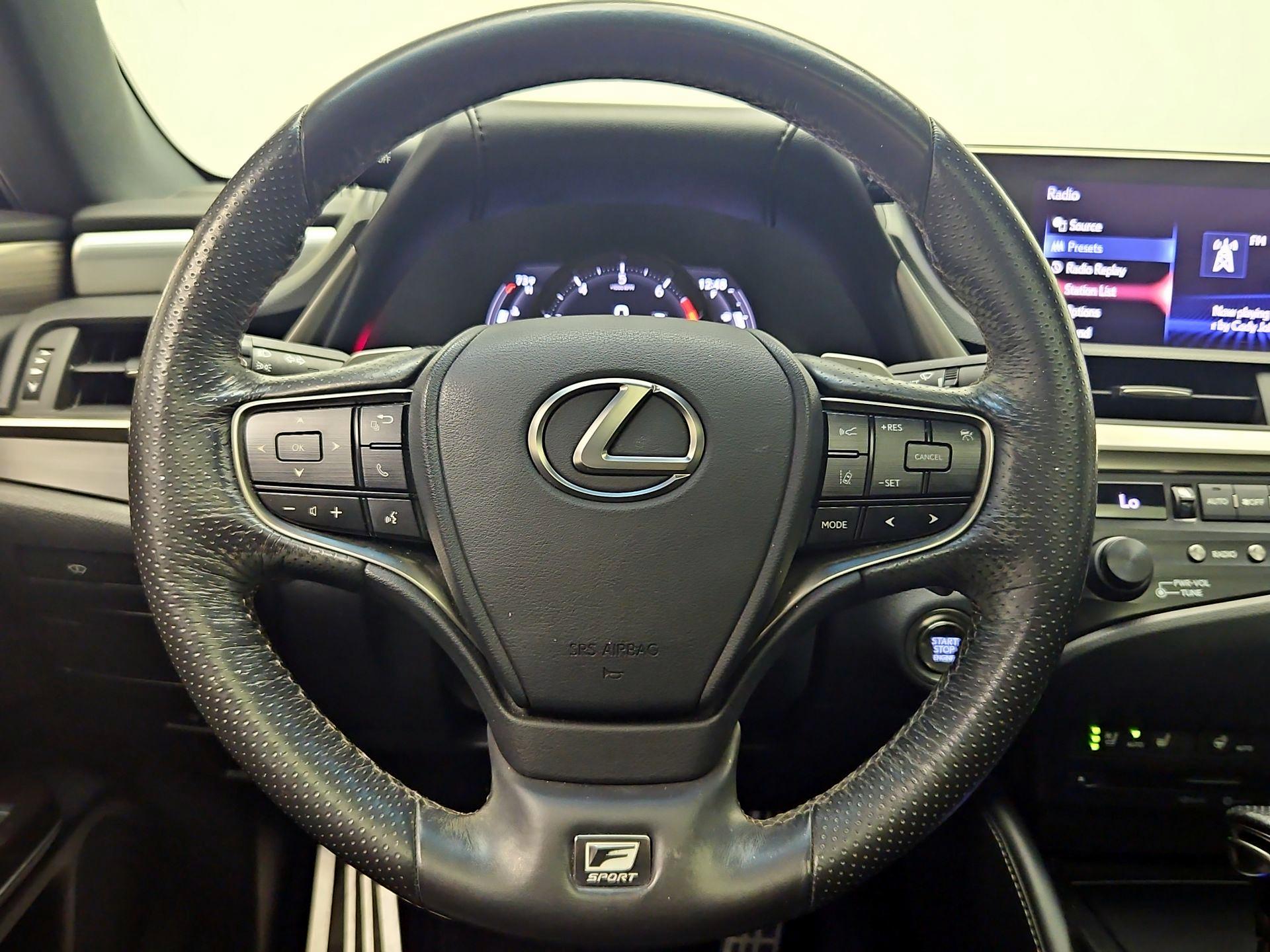 Thumbnail: 2019 Lexus ES - 10