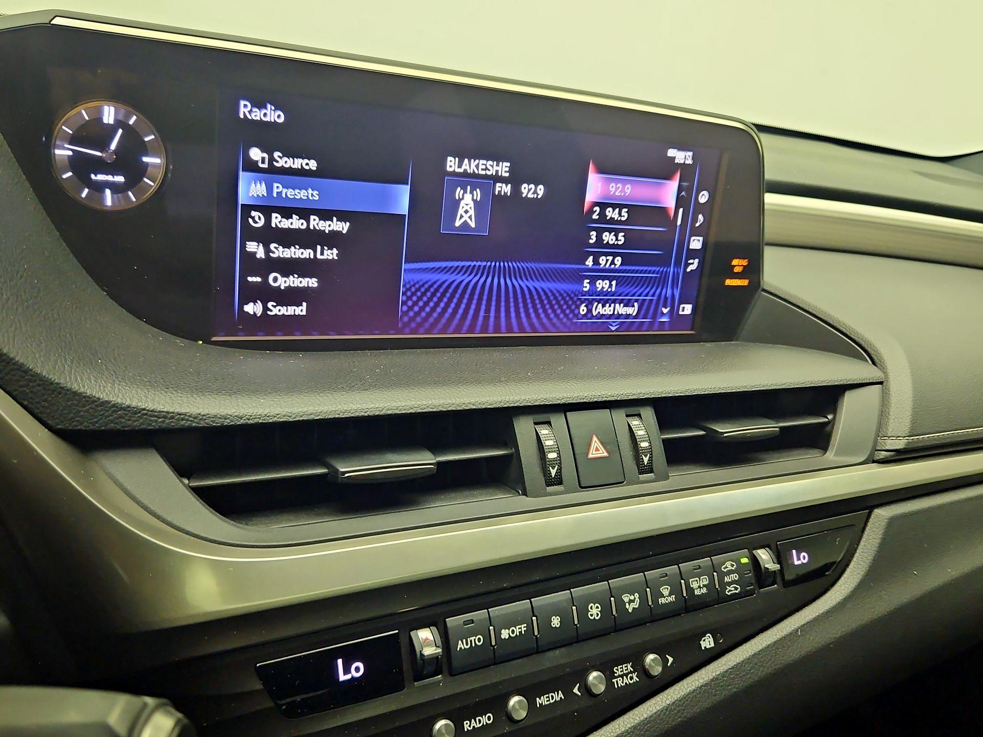 Thumbnail: 2019 Lexus ES - 16