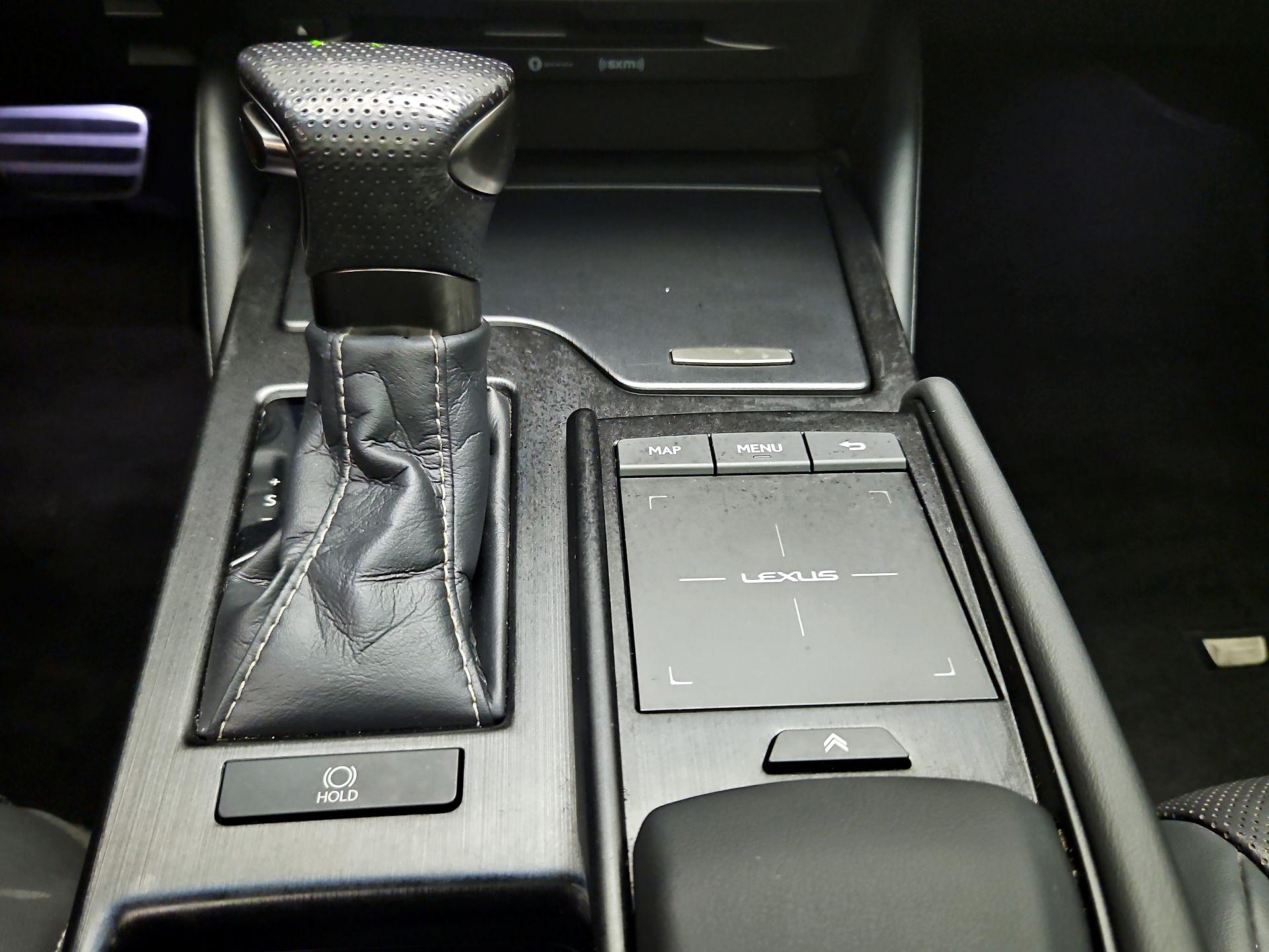 Thumbnail: 2019 Lexus ES - 18