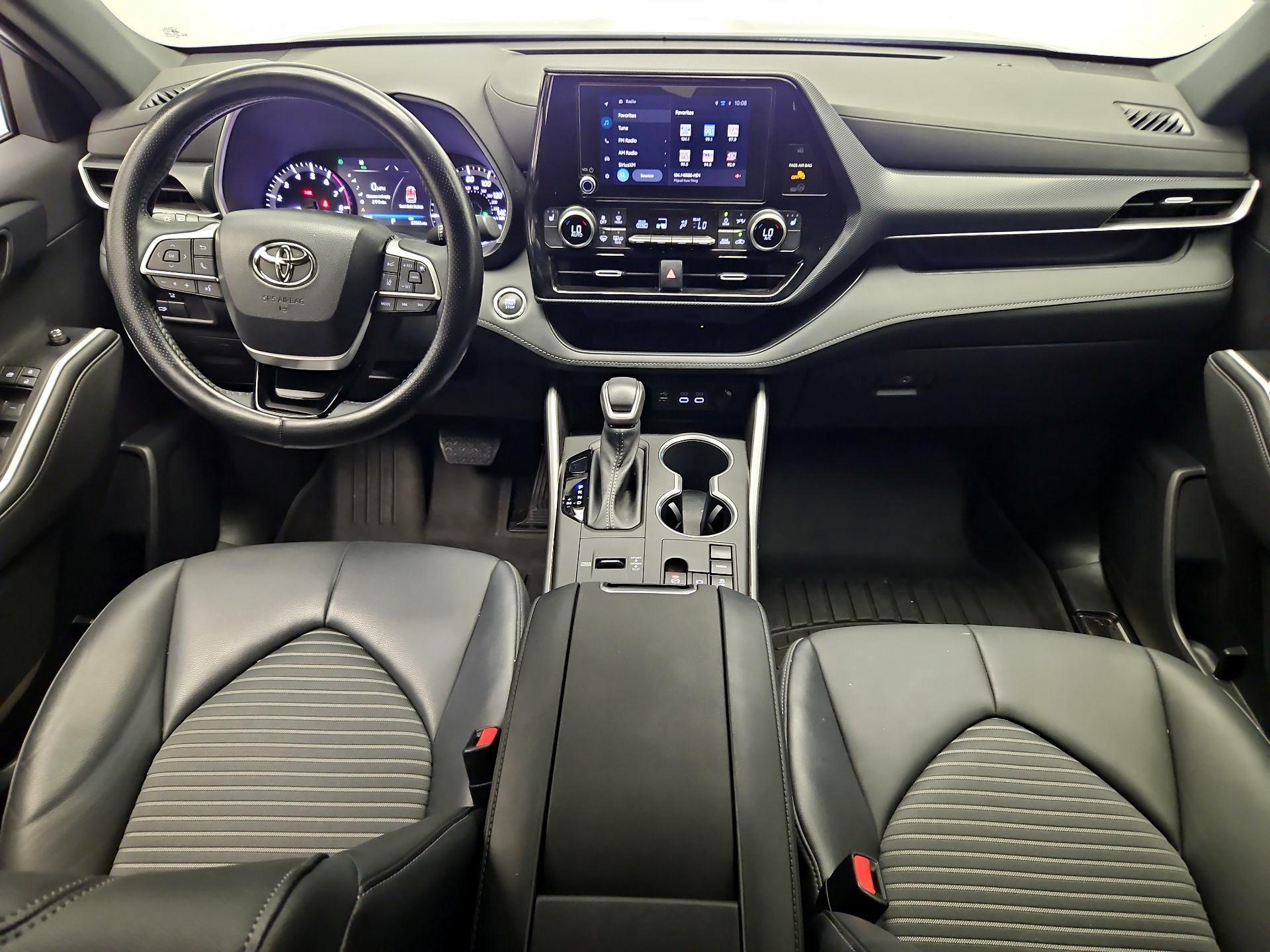 Thumbnail: 2023 Toyota Highlander - 9