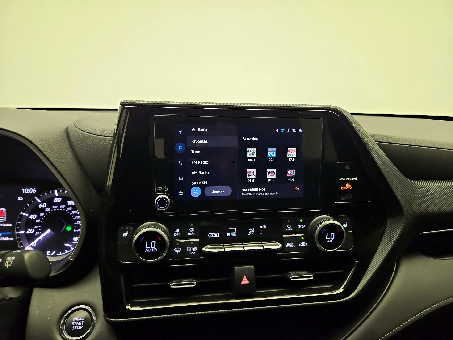 Thumbnail: 2023 Toyota Highlander - 14