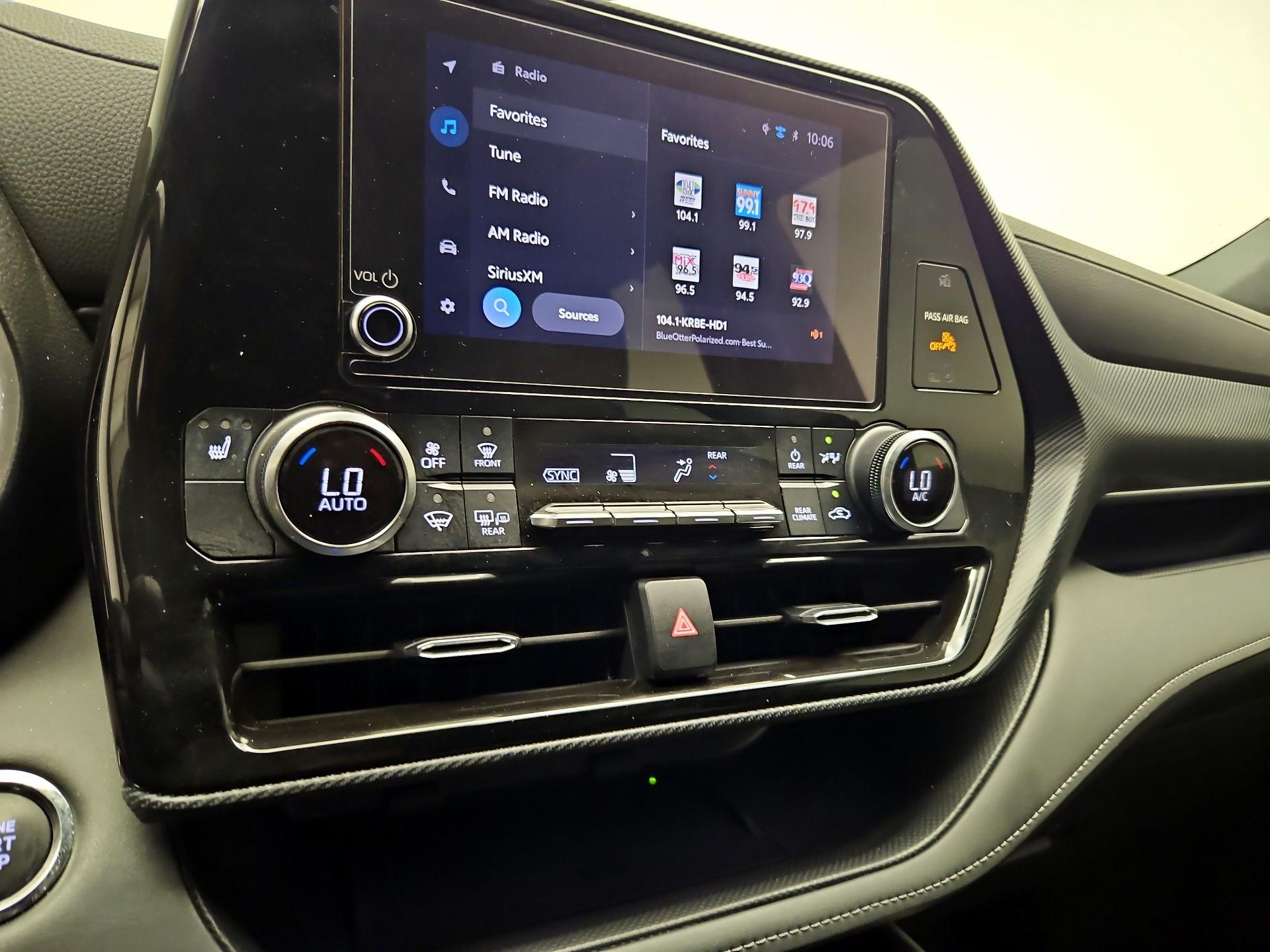 Thumbnail: 2023 Toyota Highlander - 15