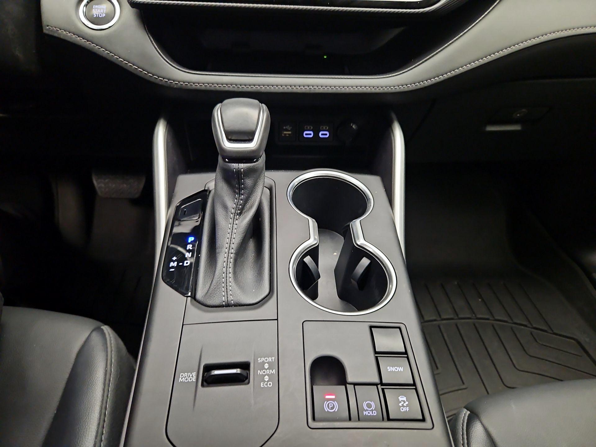 Thumbnail: 2023 Toyota Highlander - 16