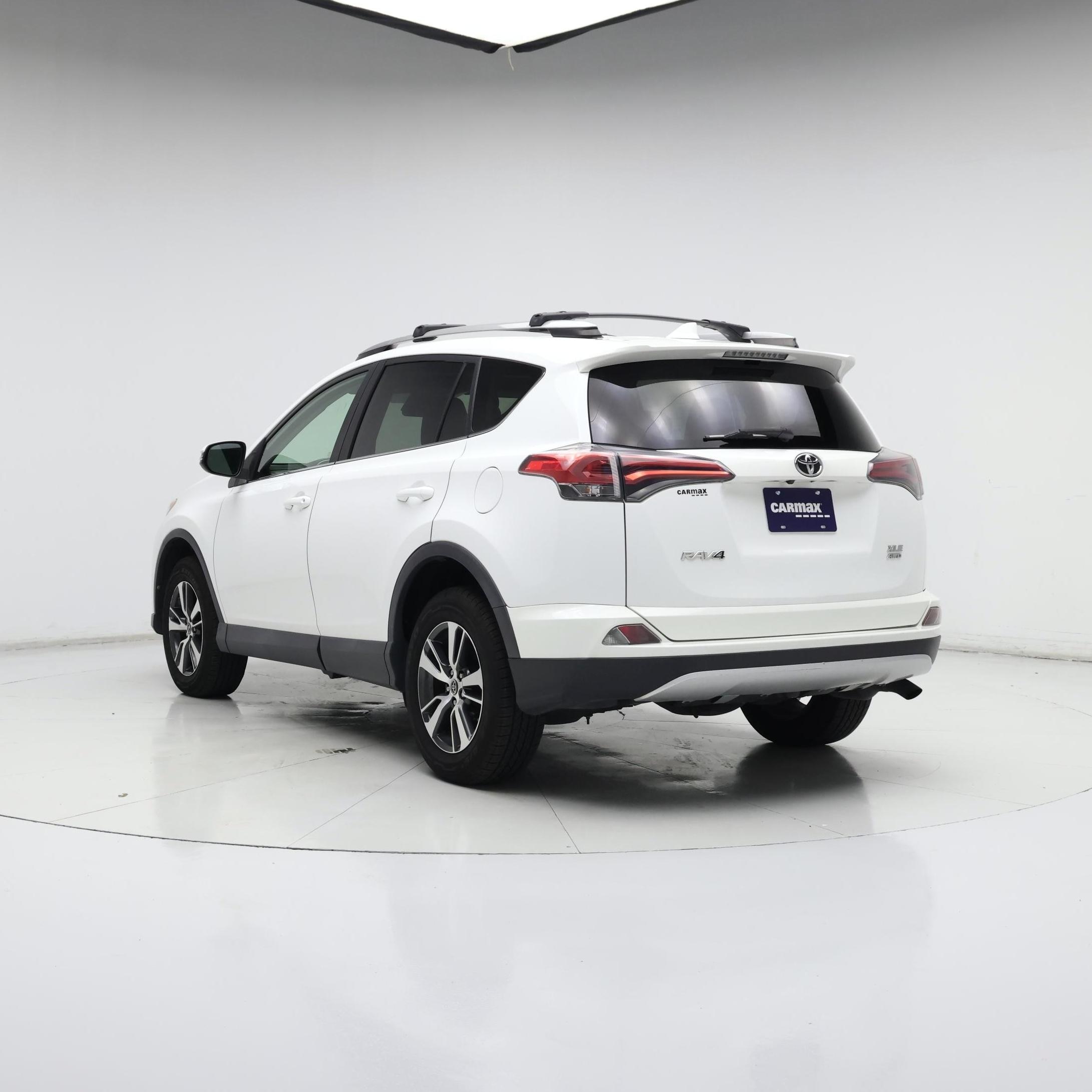 Thumbnail: 2018 Toyota RAV4 - 2