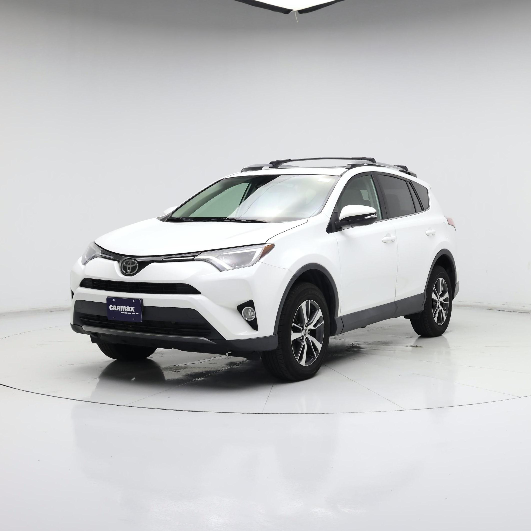 Thumbnail: 2018 Toyota RAV4 - 4
