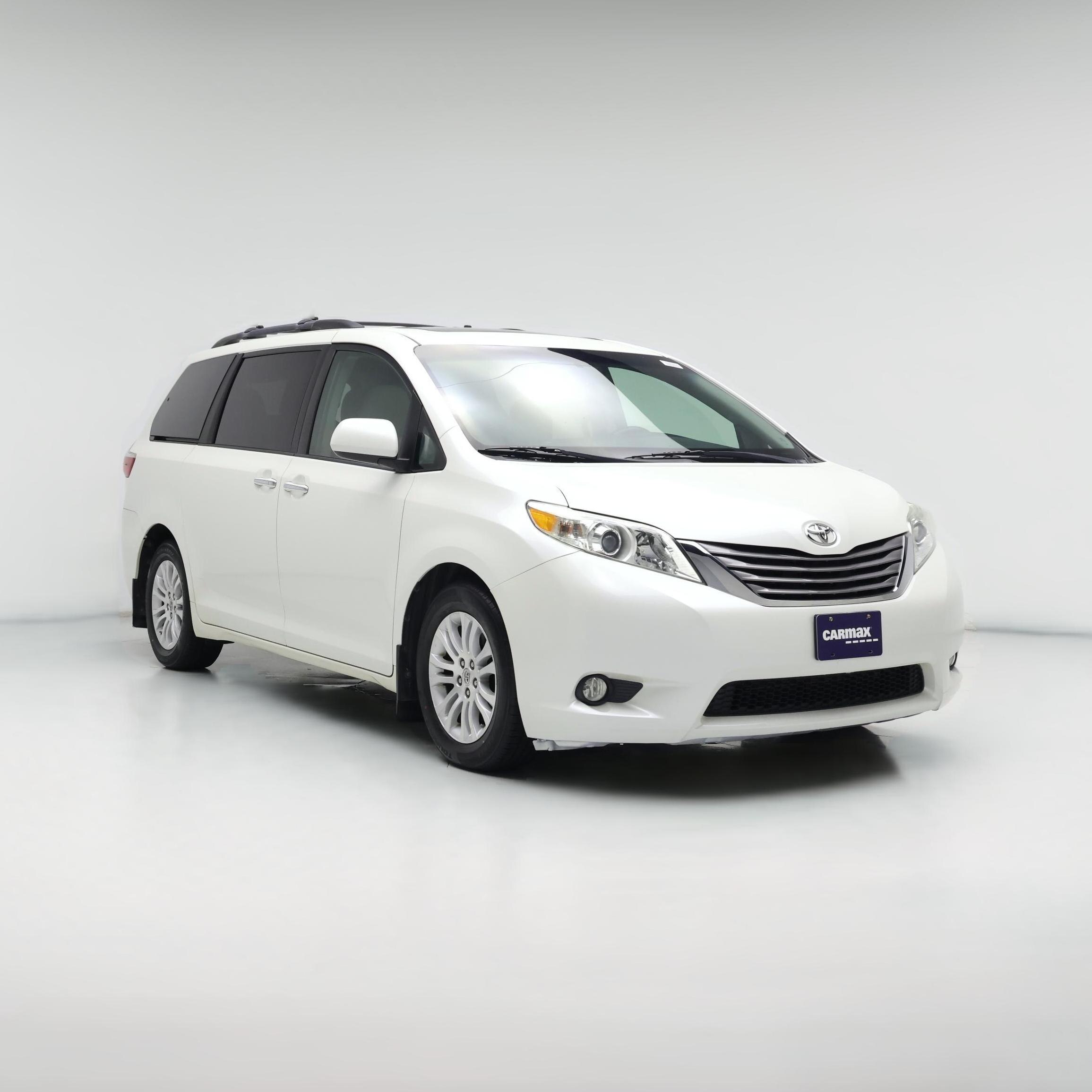 Thumbnail: 2015 Toyota Sienna - 1