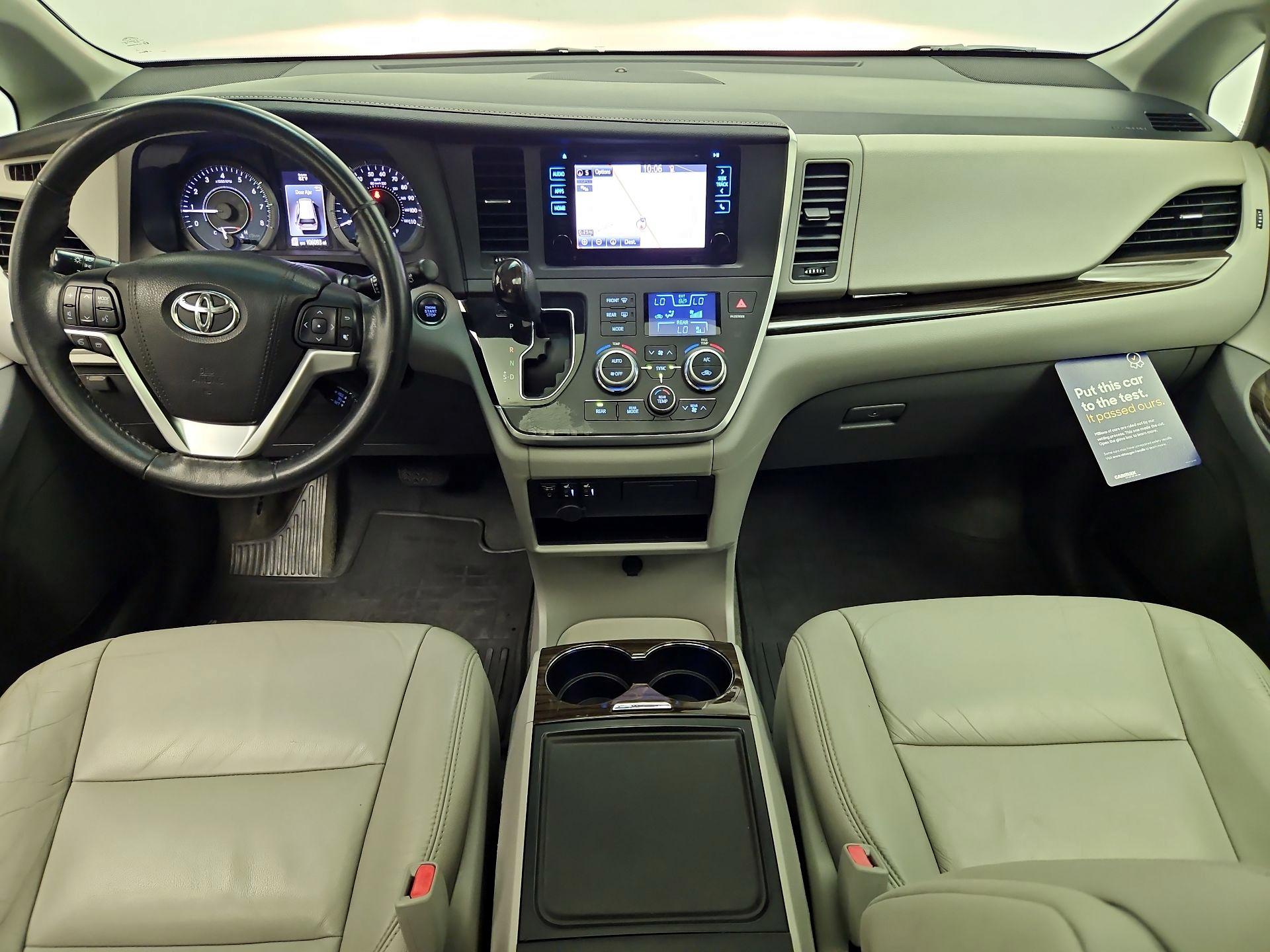 Thumbnail: 2015 Toyota Sienna - 9