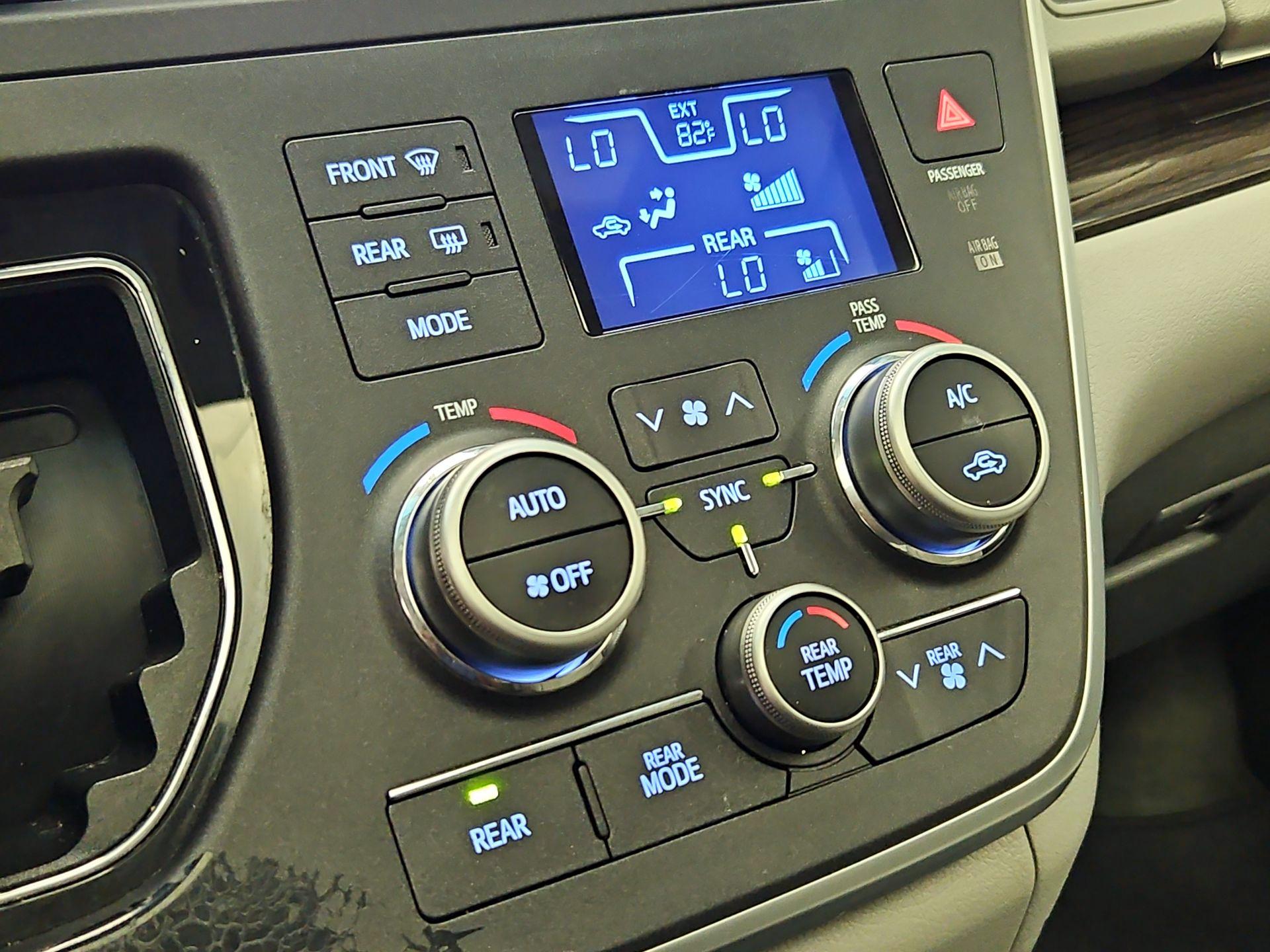 Thumbnail: 2015 Toyota Sienna - 17