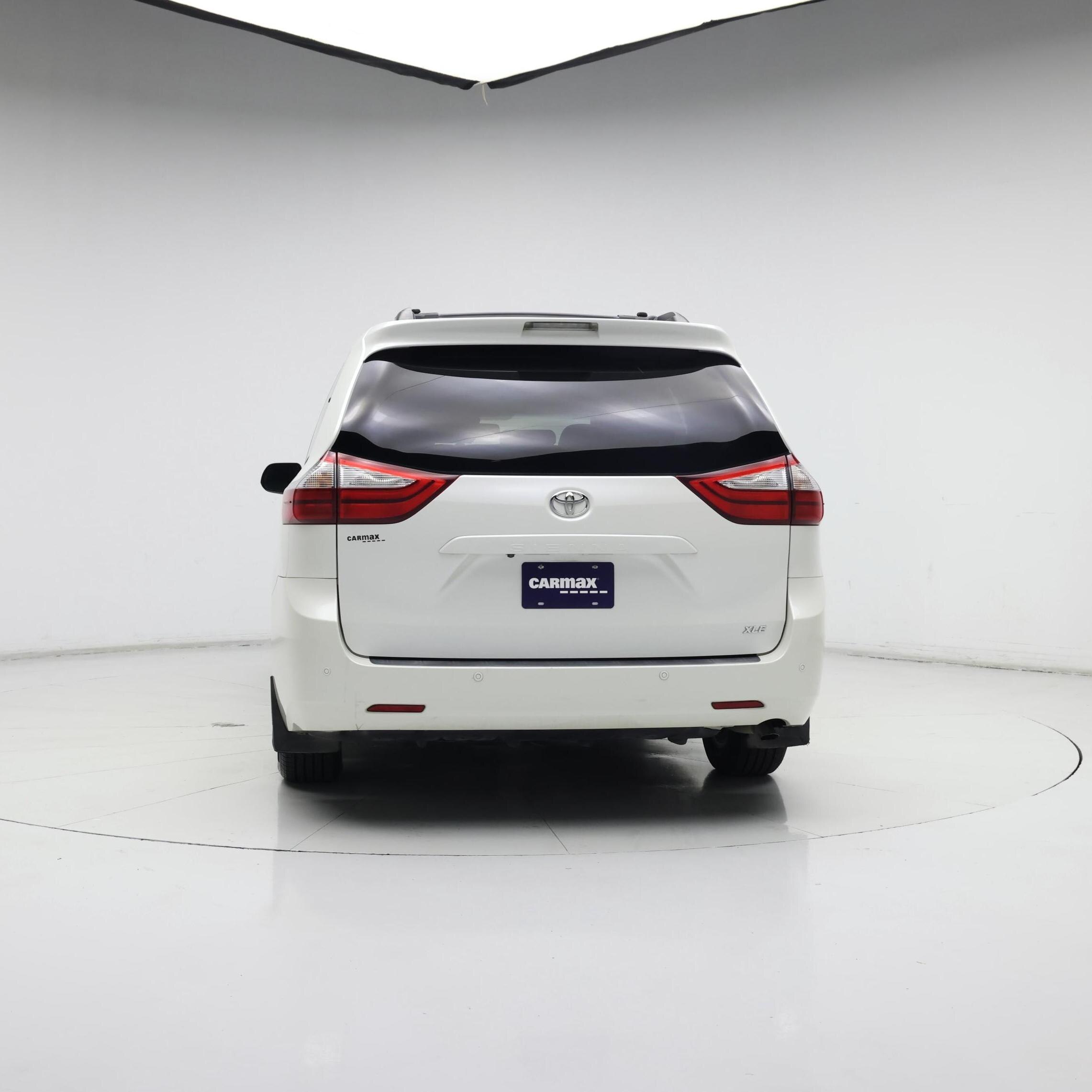 Thumbnail: 2015 Toyota Sienna - 6