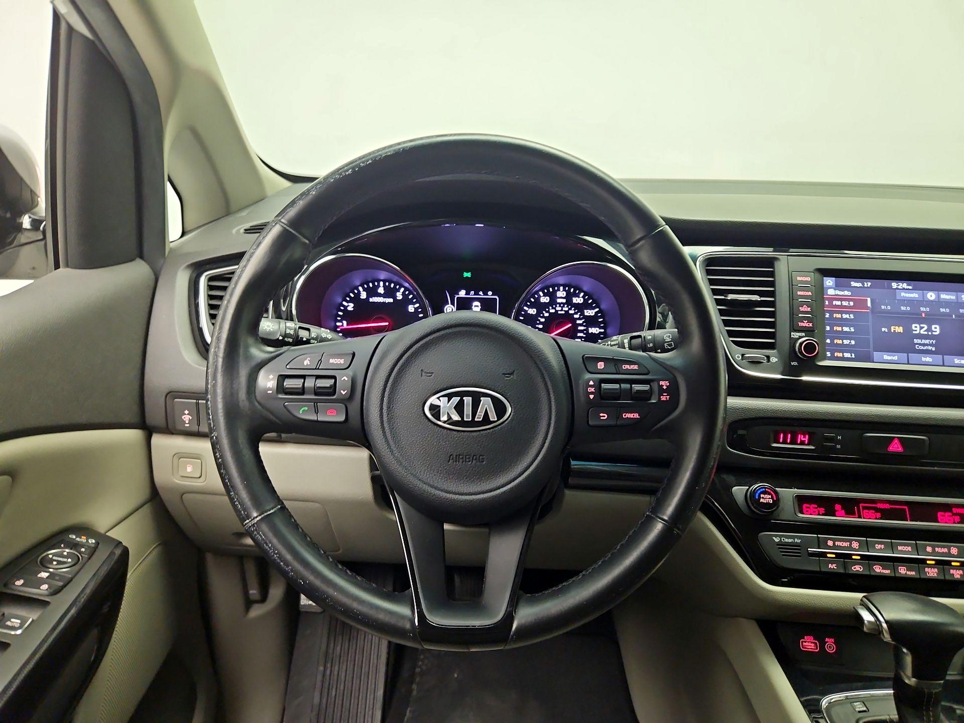 Thumbnail: 2018 Kia Sedona - 10