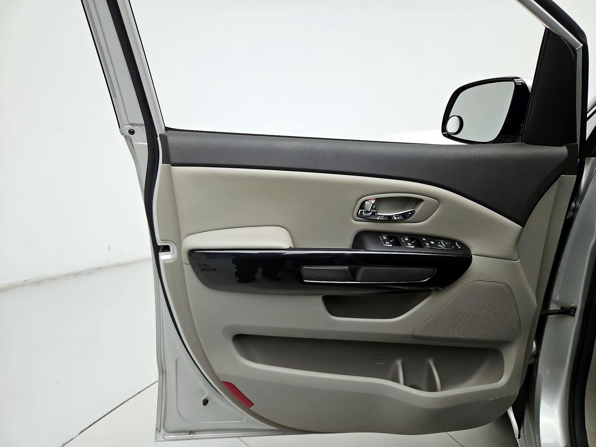 Thumbnail: 2018 Kia Sedona - 12