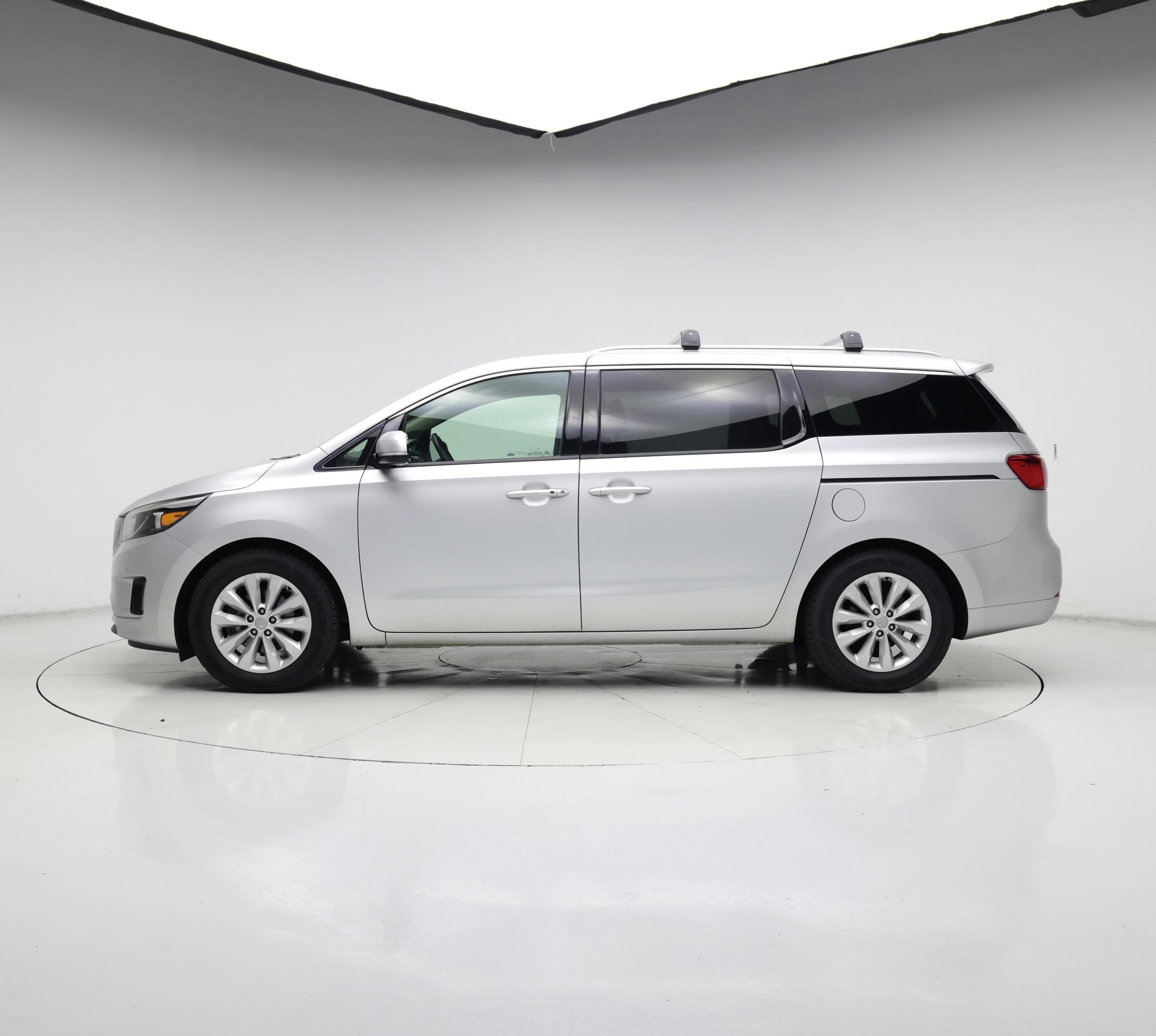 Thumbnail: 2018 Kia Sedona - 3