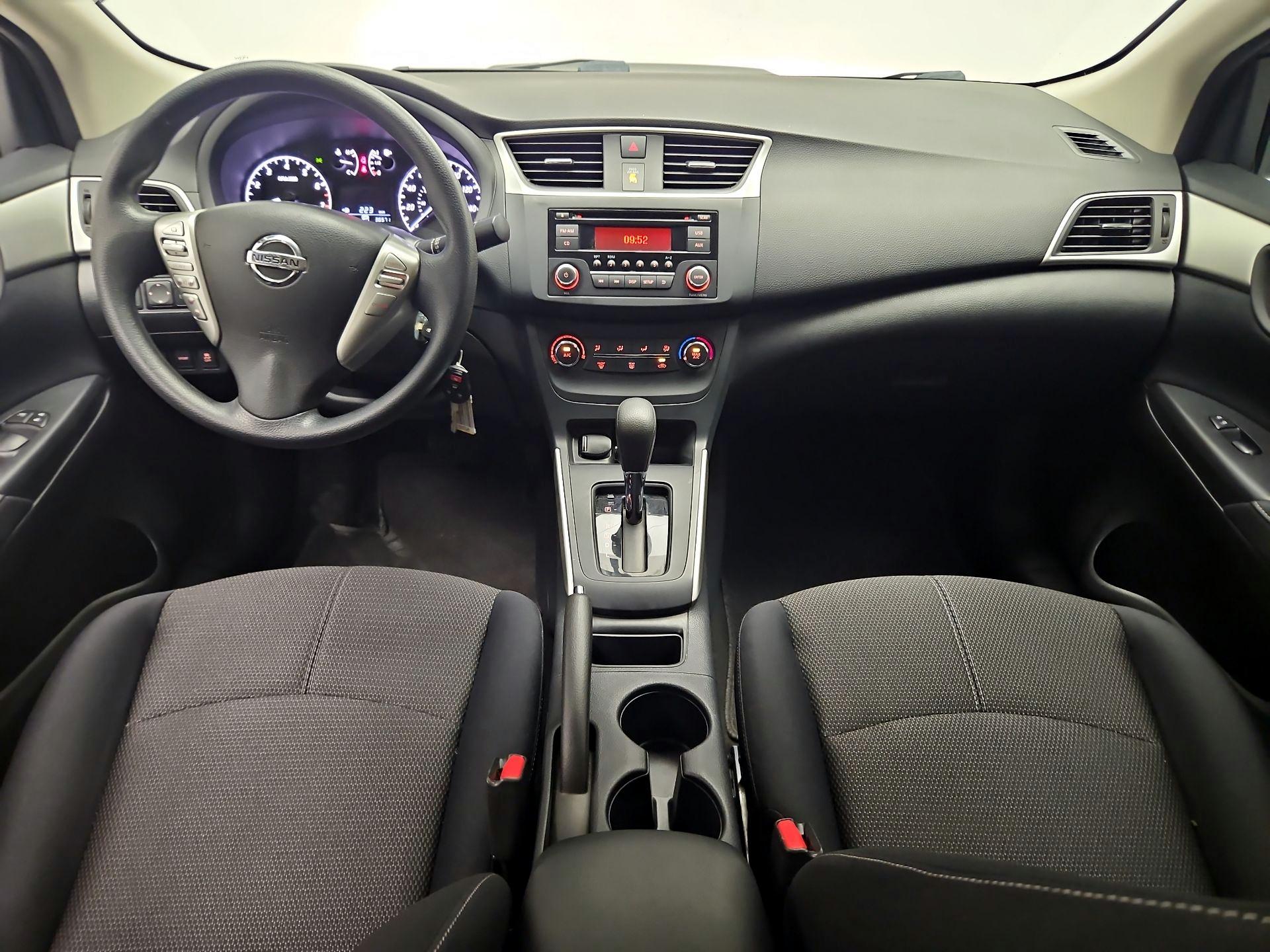 Thumbnail: 2016 Nissan Sentra - 9