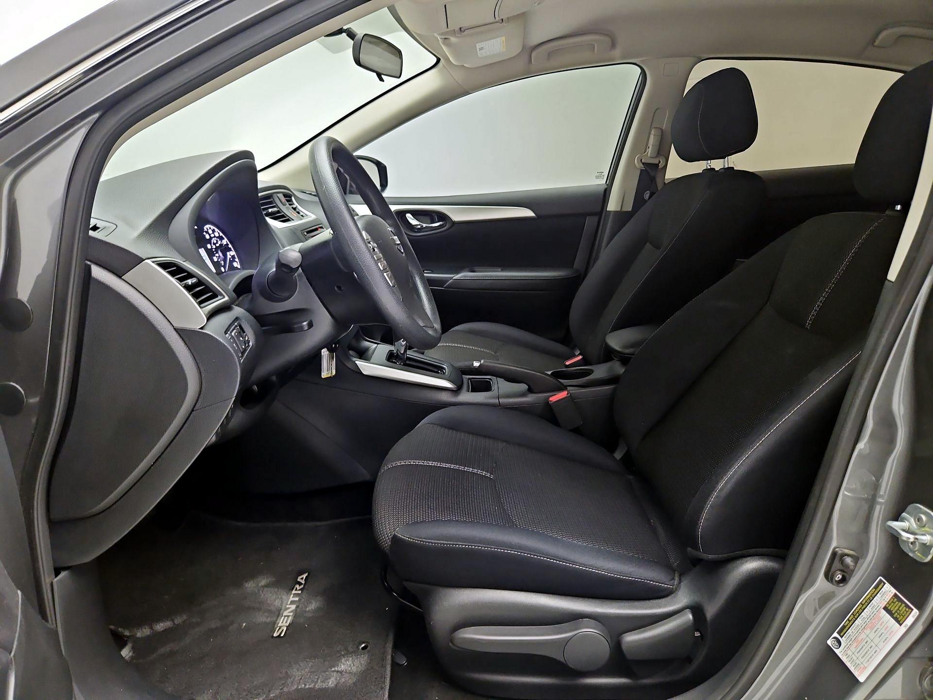 Thumbnail: 2016 Nissan Sentra - 11