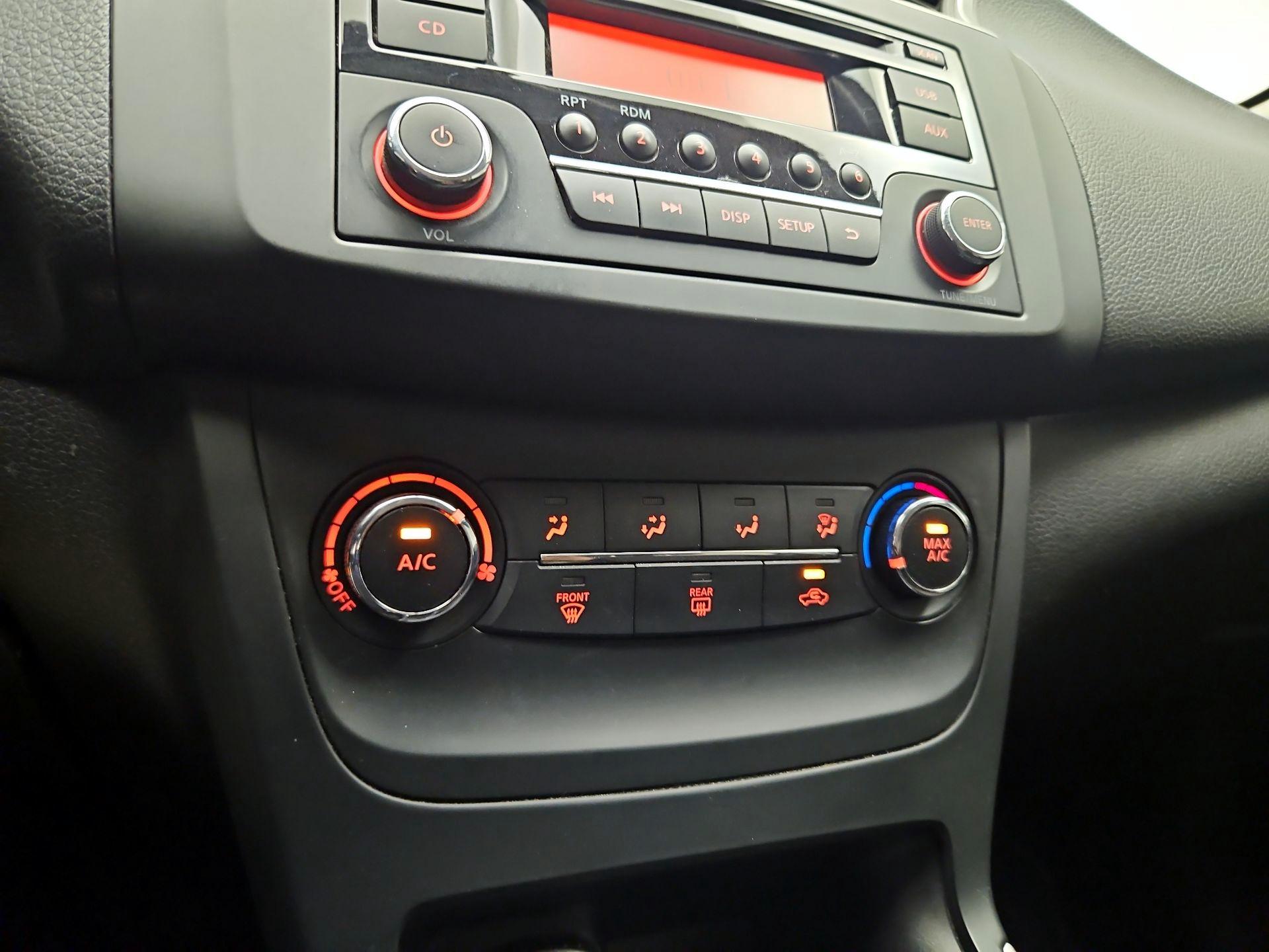 Thumbnail: 2016 Nissan Sentra - 14
