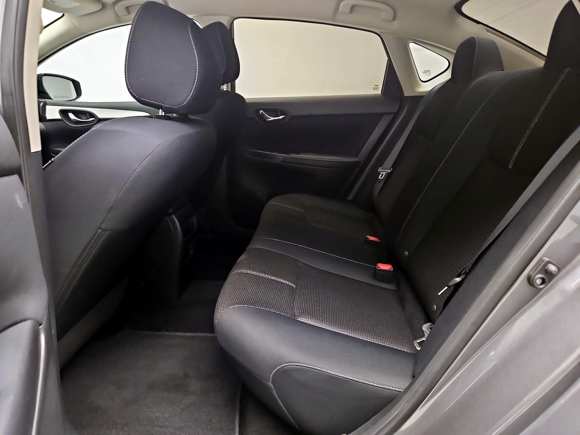 Thumbnail: 2016 Nissan Sentra - 16