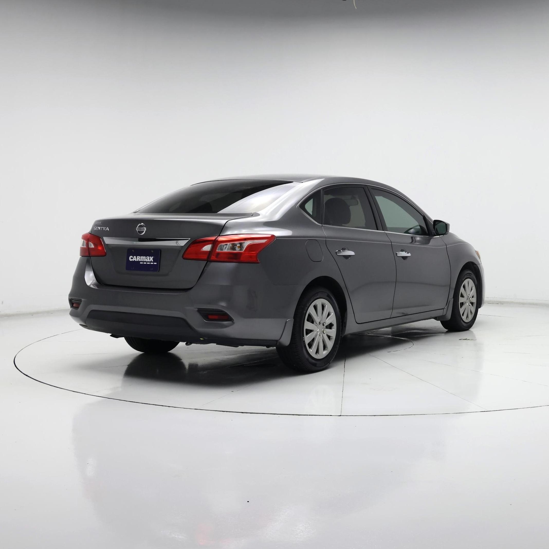 Thumbnail: 2016 Nissan Sentra - 8