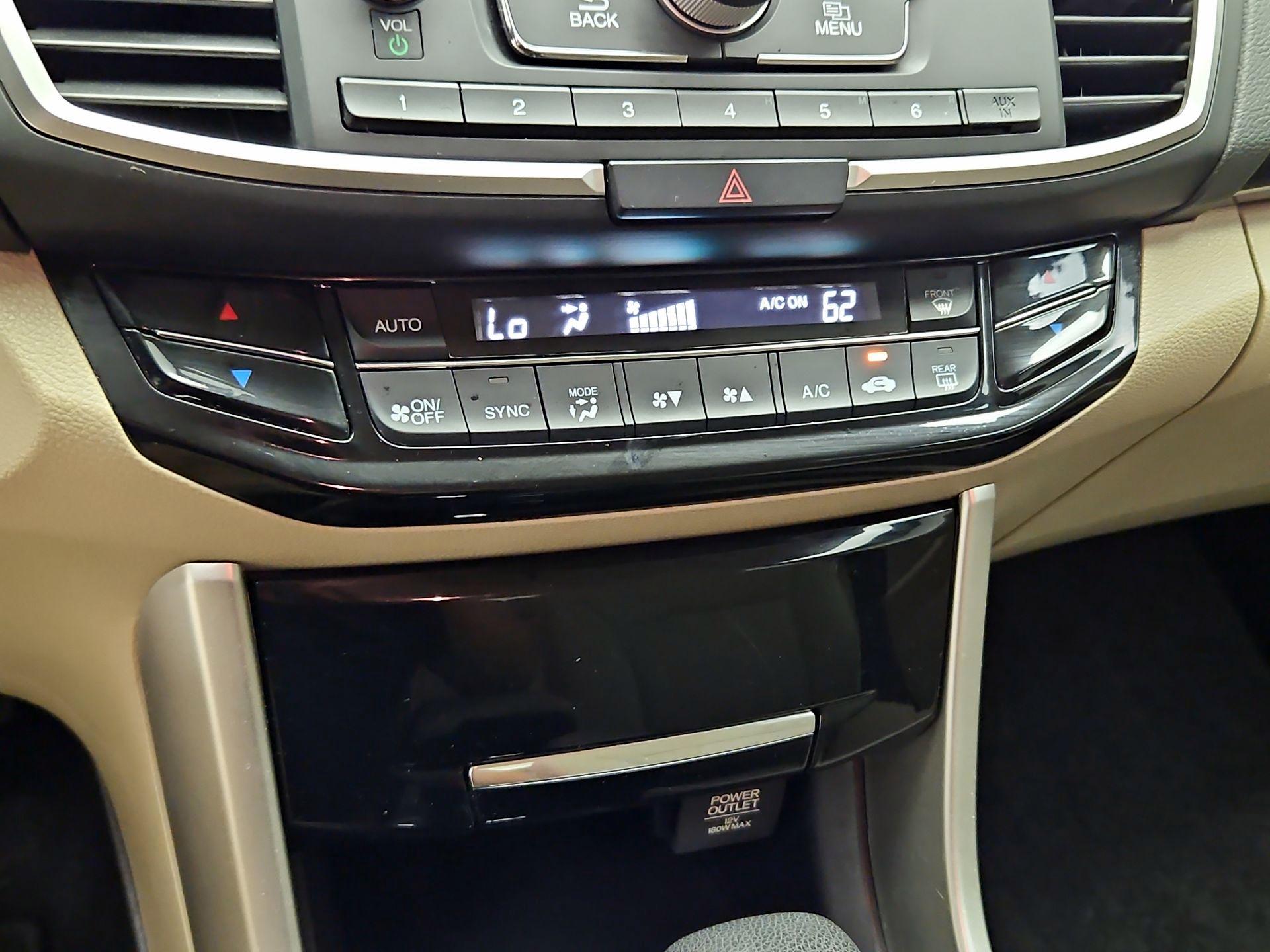 Thumbnail: 2017 Honda Accord - 16
