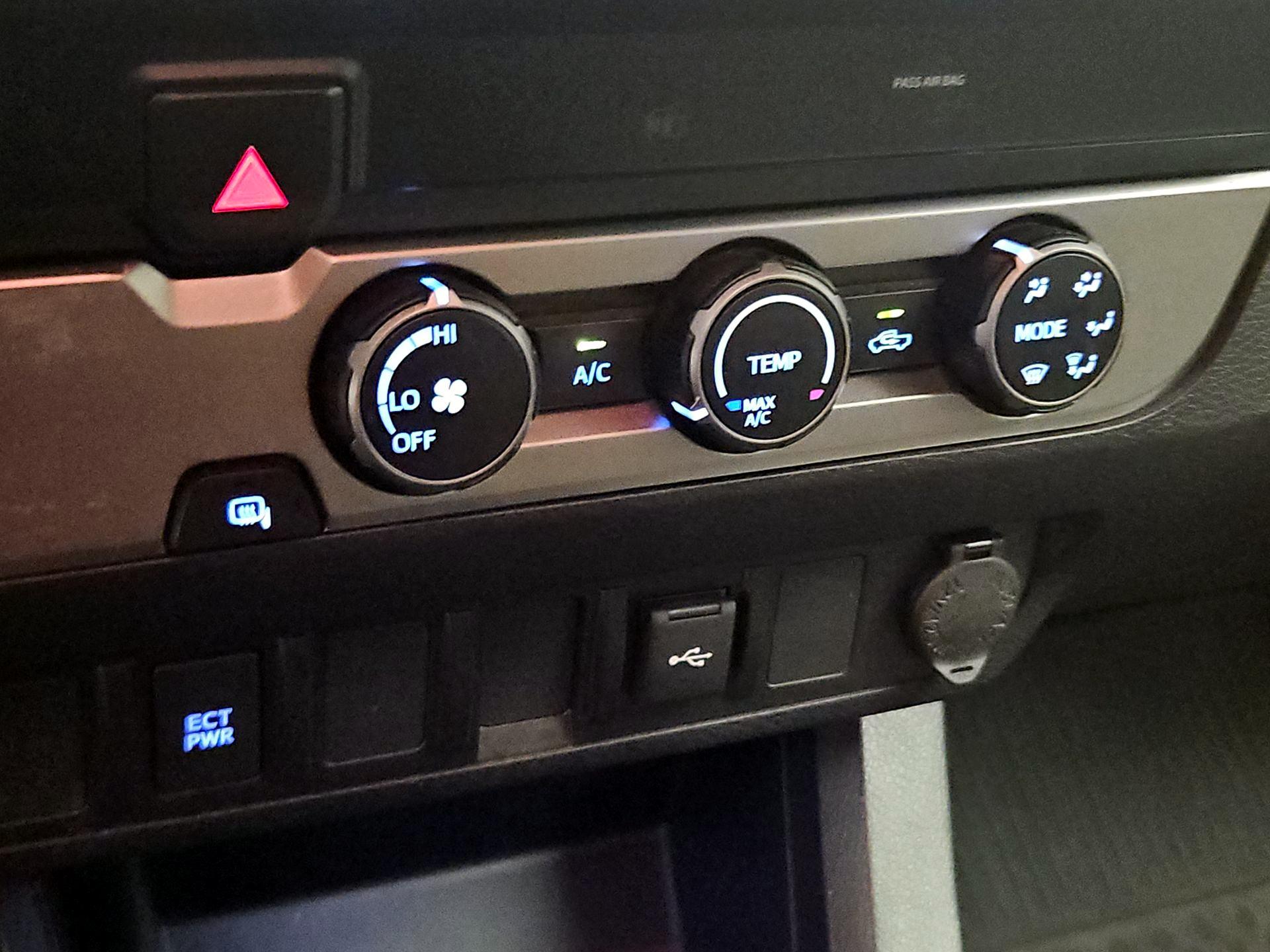Thumbnail: 2021 Toyota Tacoma - 17