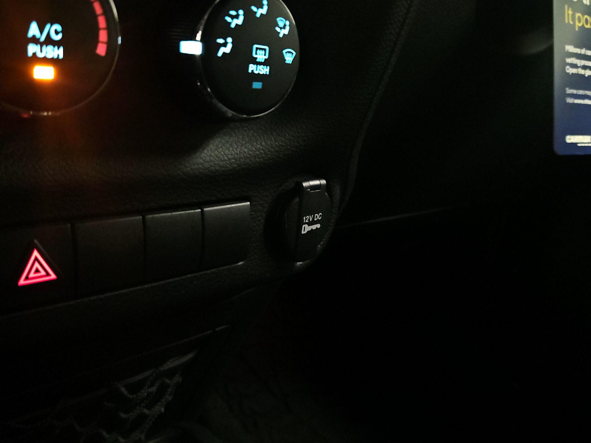 Thumbnail: 2016 Jeep Wrangler - 16